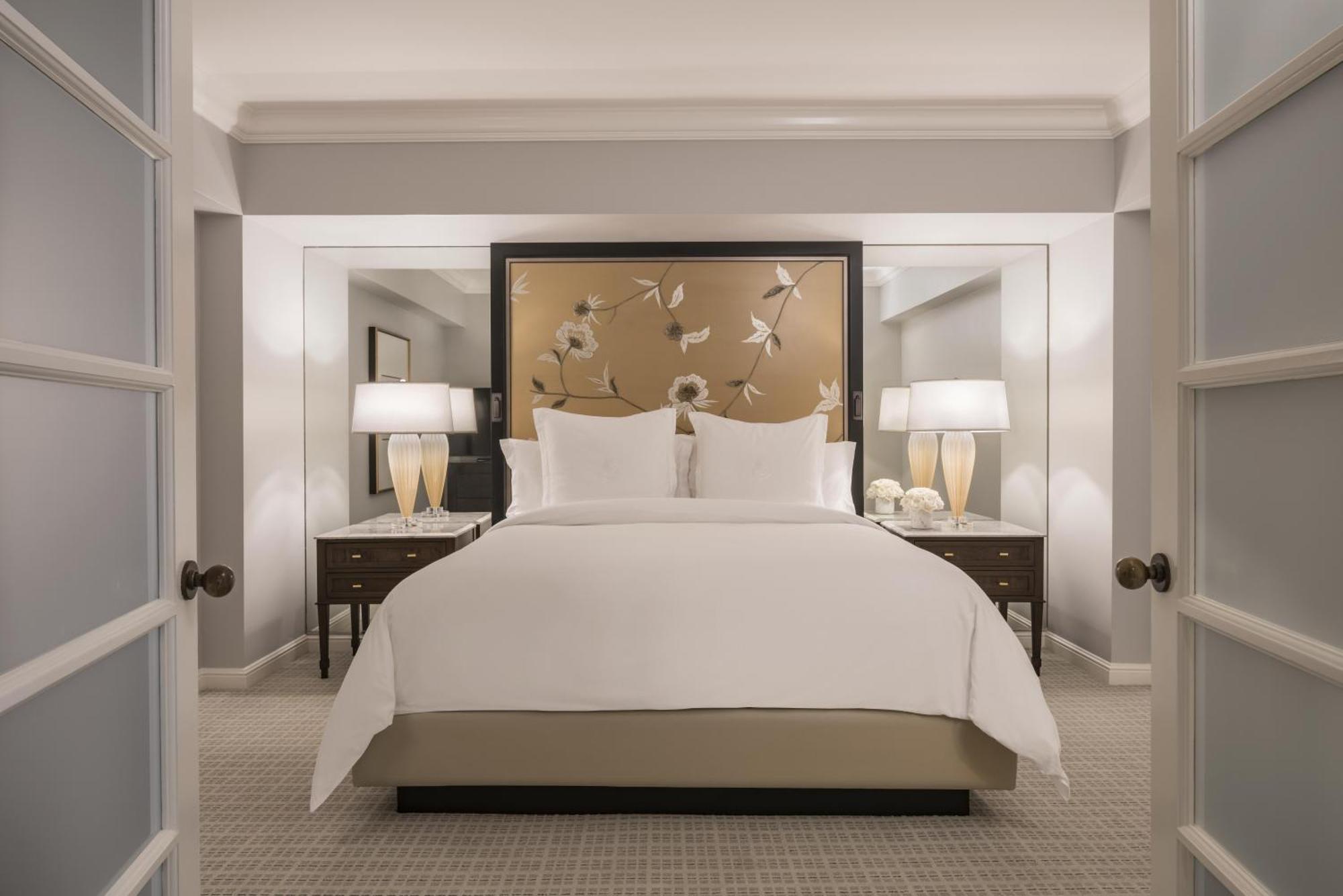 Hollywood Suite with King Bed,1435132720:JPEG