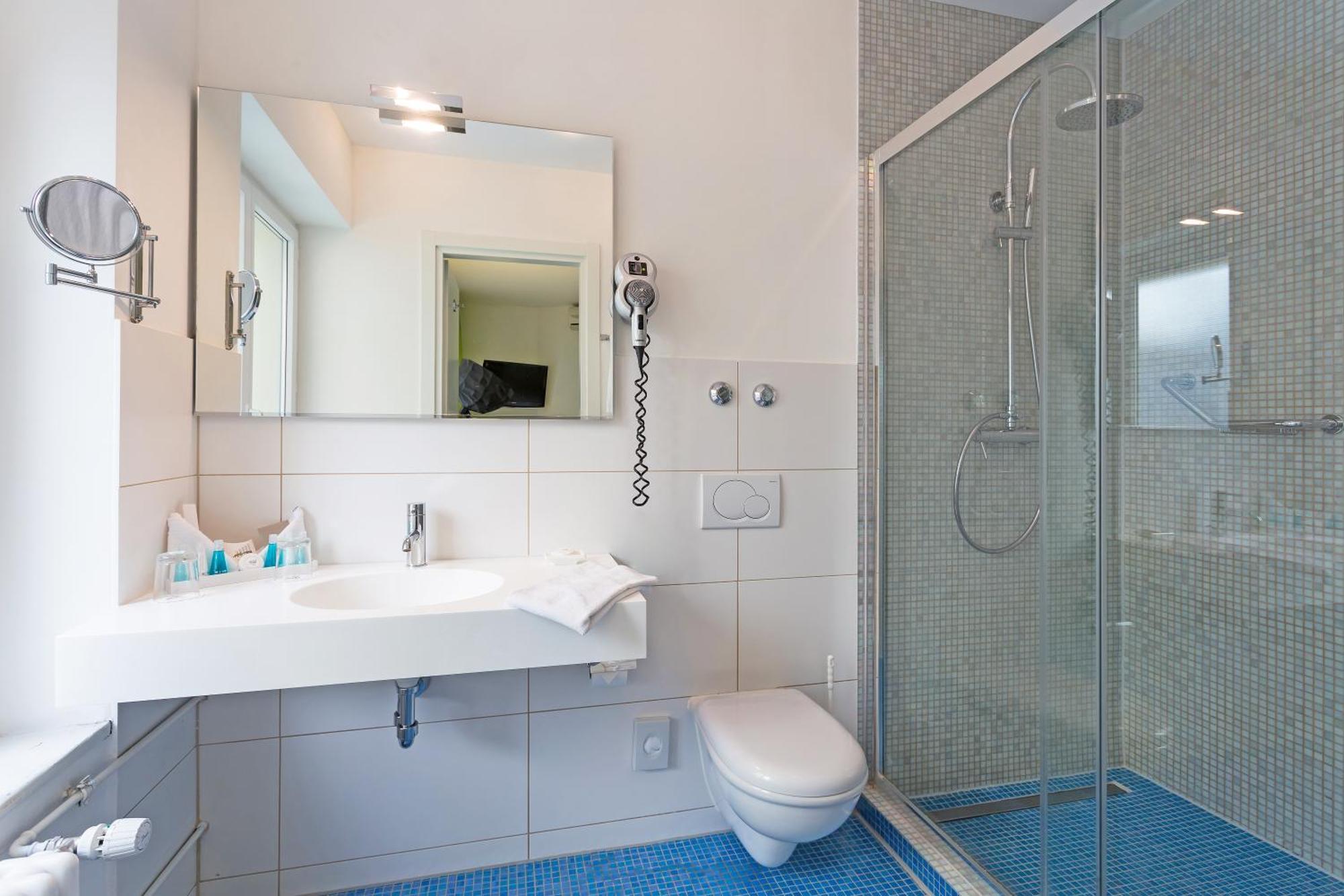 Deluxe Room with Twin Beds