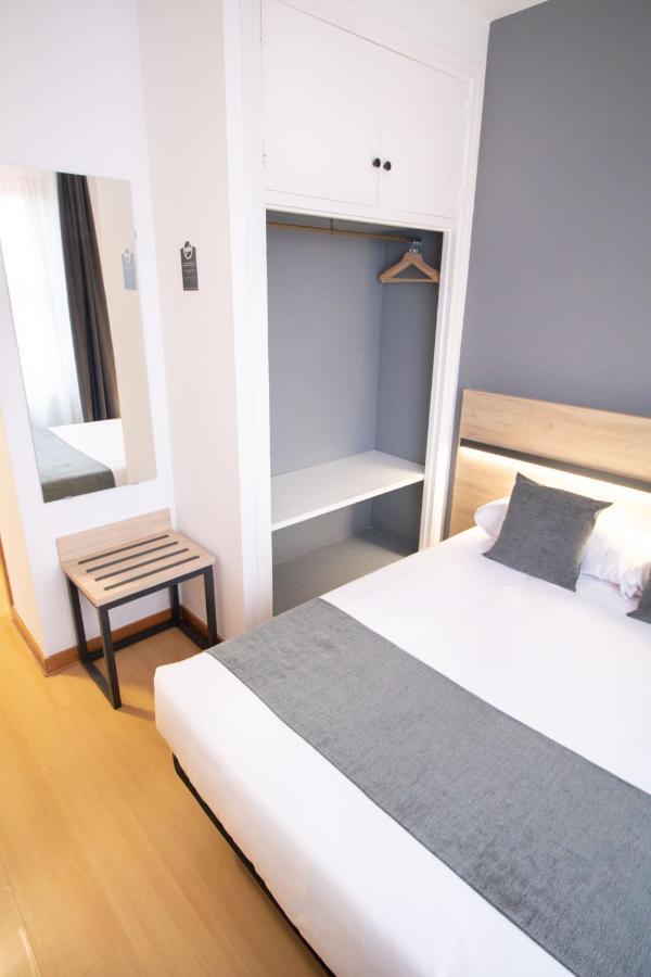 Single Room,1480408364:JPEG