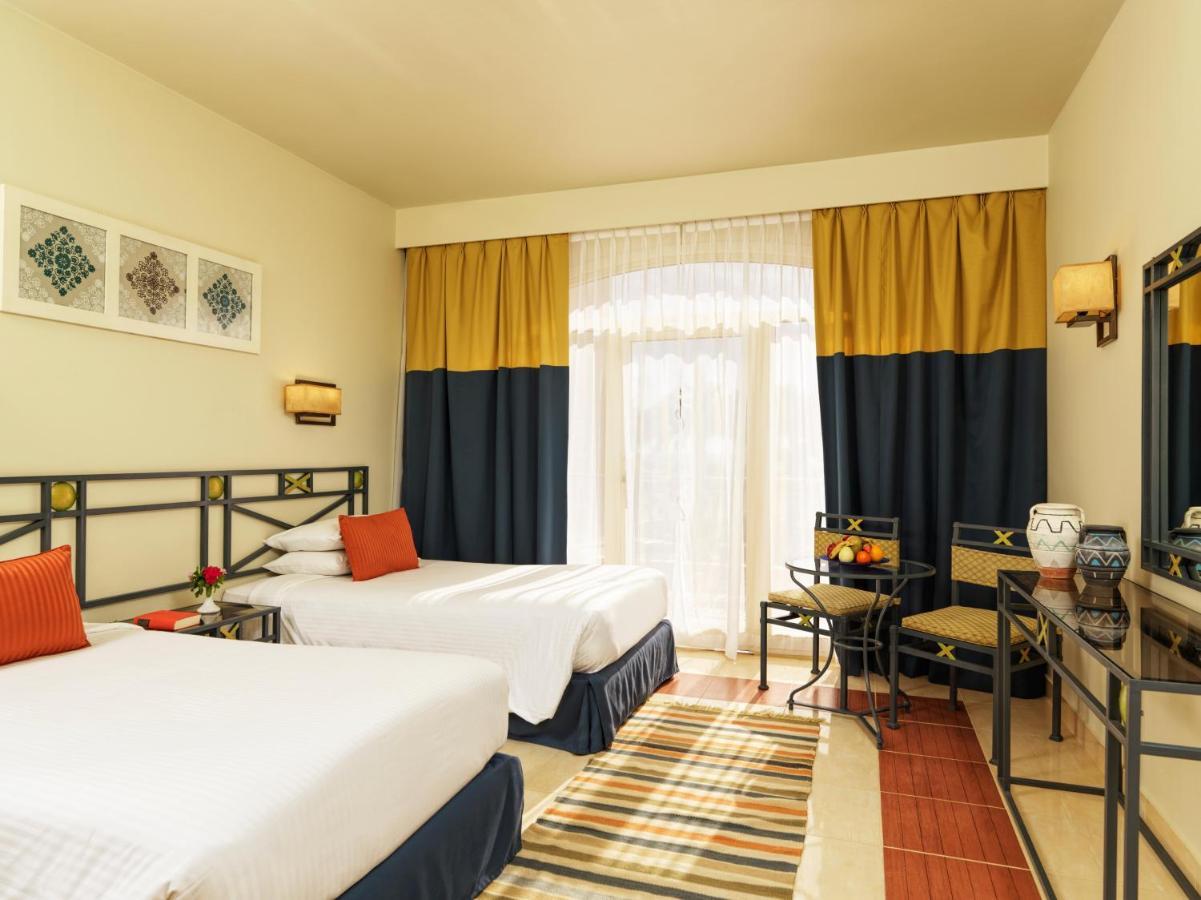 Deluxe Room,1487778901:JPEG