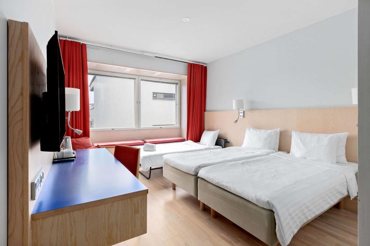 Family Room with Two Single Beds and Extra Bed,1523038159:JPEG