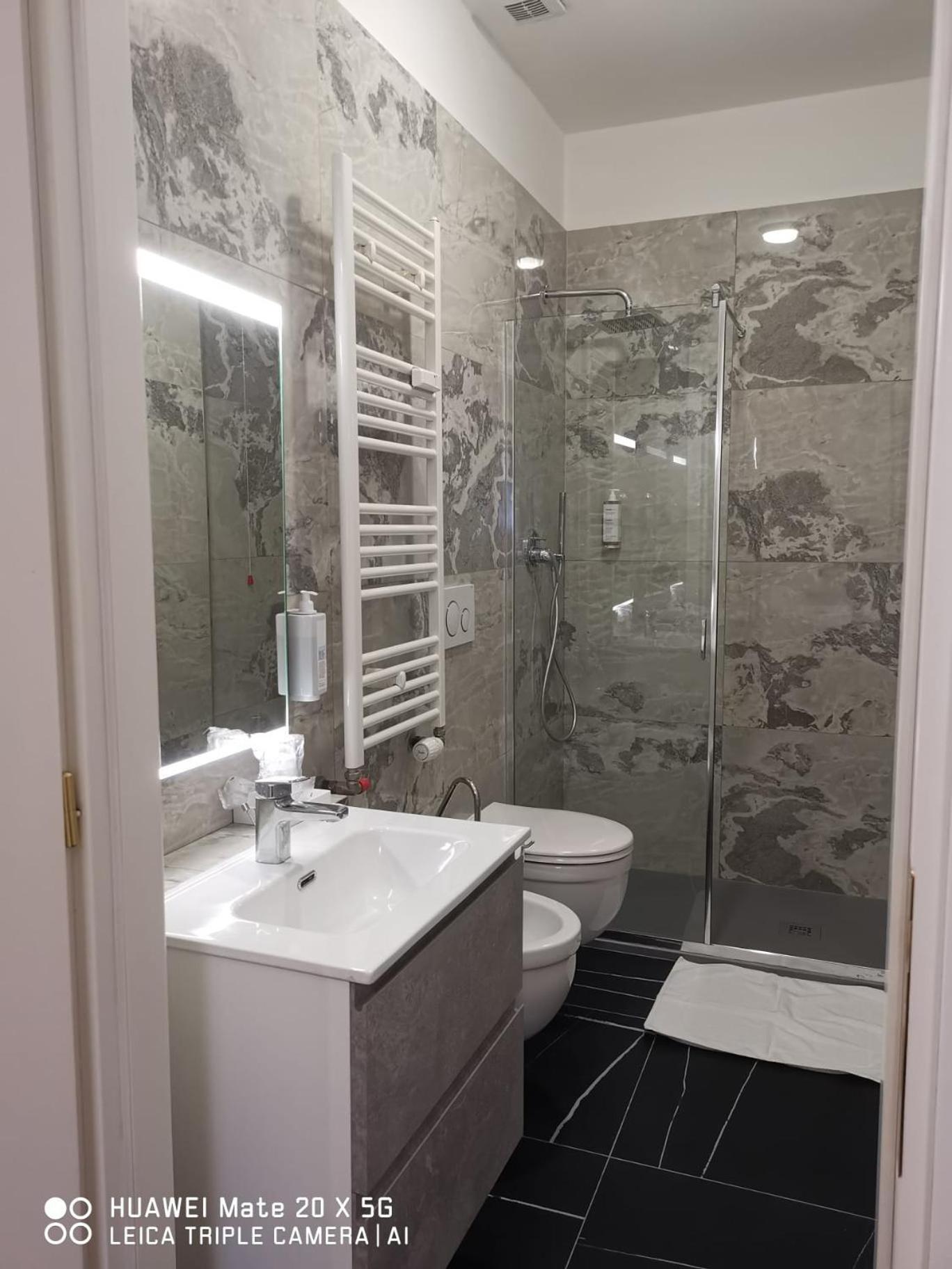 Single Room Private External Bathroom