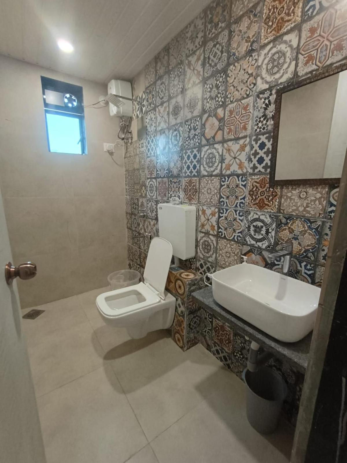 Double Room,1507163740:JPEG
