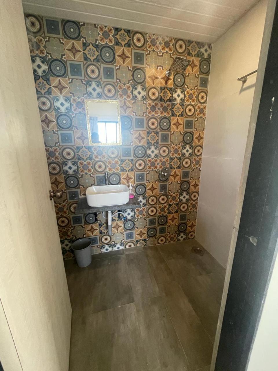 Double Room,1515748345:JPEG