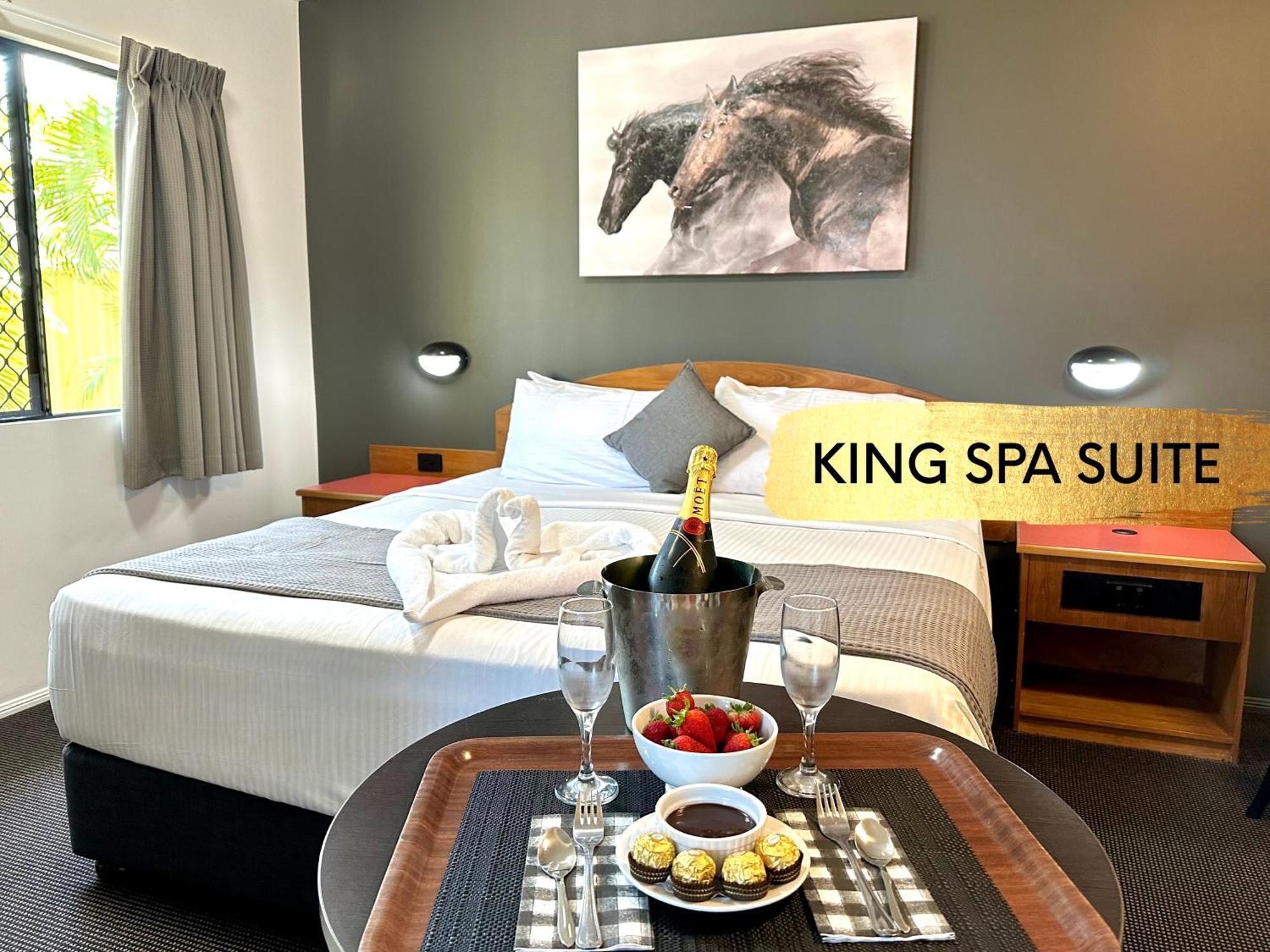 Luxury King Spa Suite,1521679558:JPEG