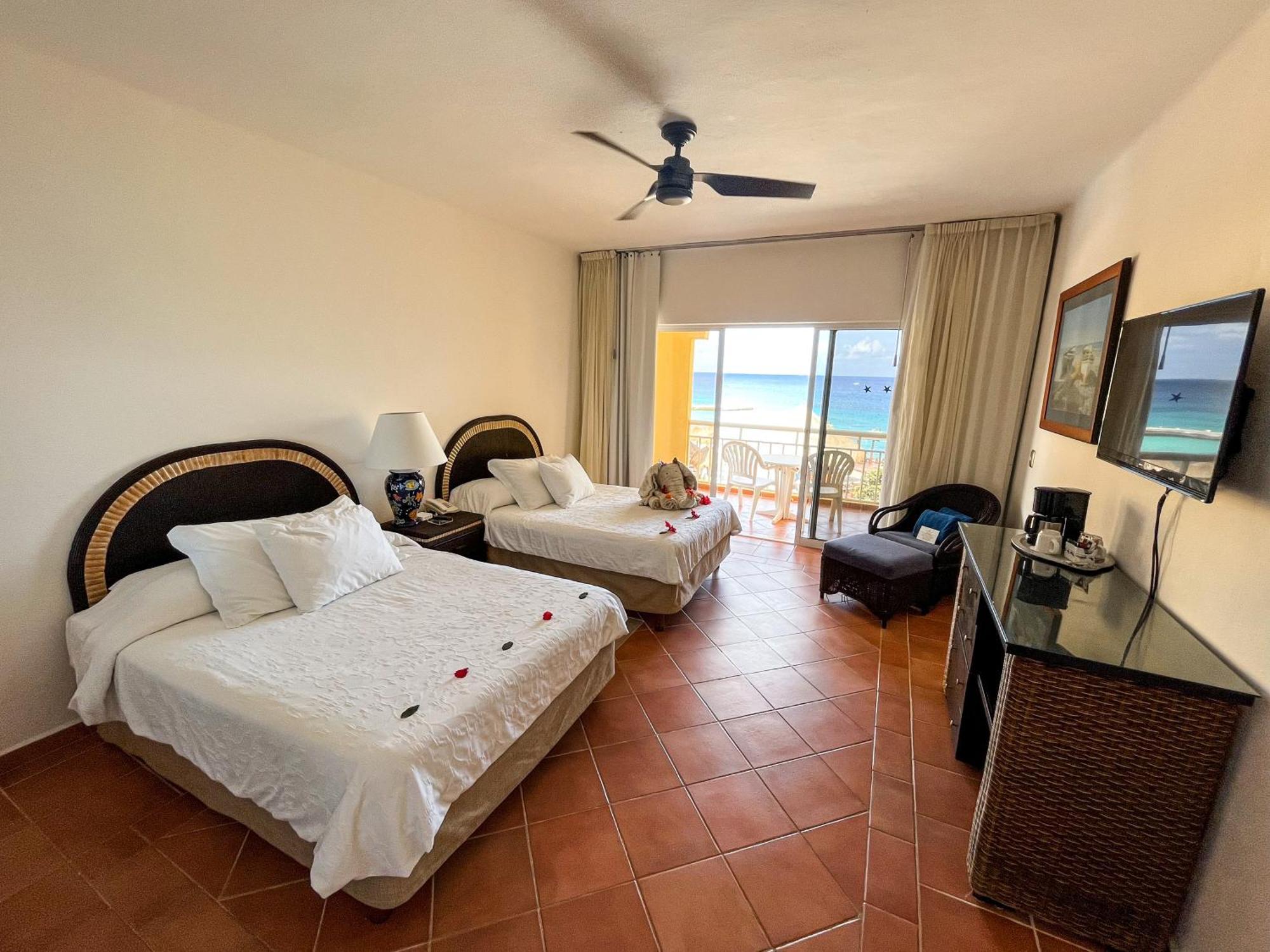 Deluxe Suite with Sea View,1525032976:JPEG