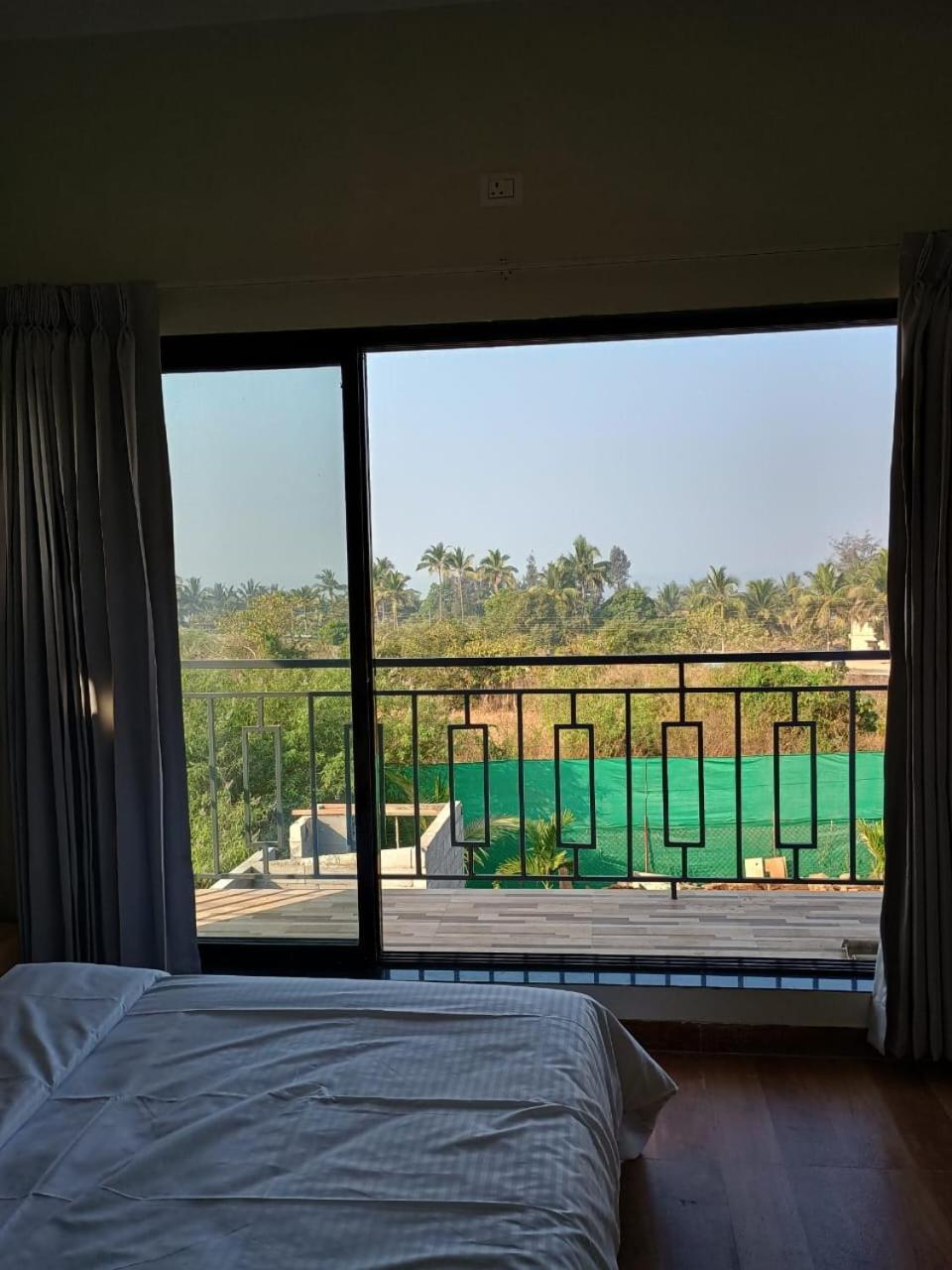 Family Room,1532562868:JPEG