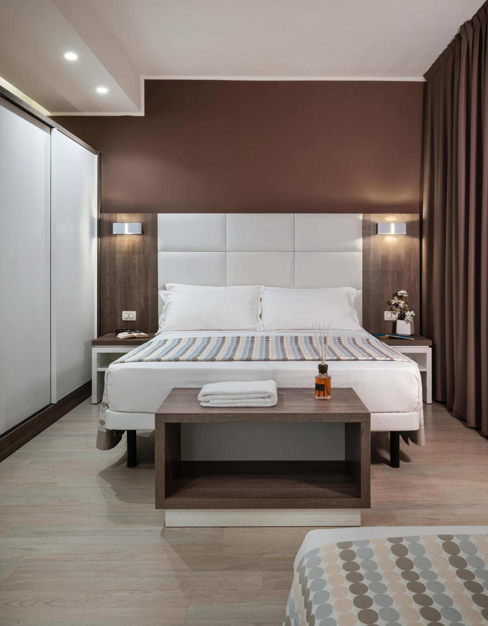 Triple Room (2 Adults + 1 Child),1536694924:JPEG