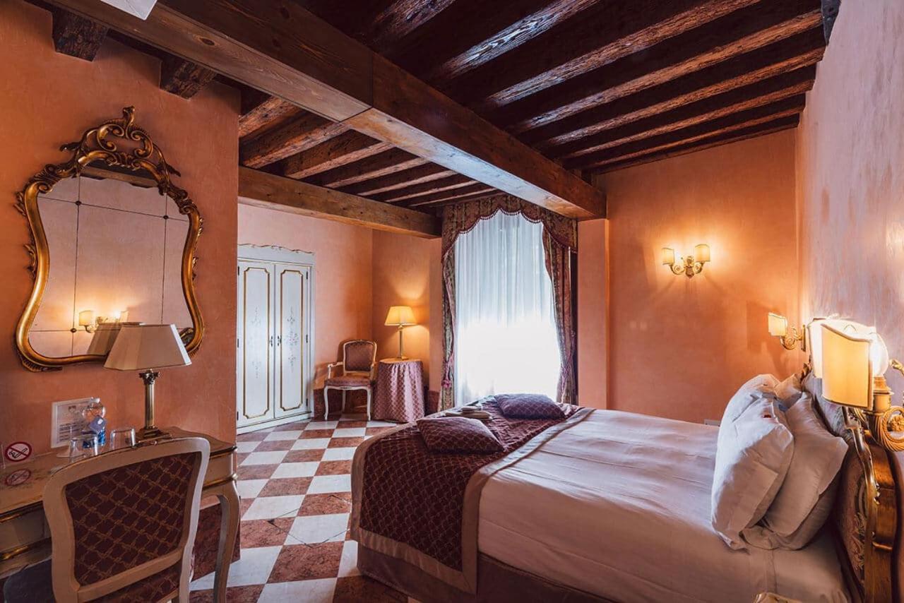 Deluxe room Canal View