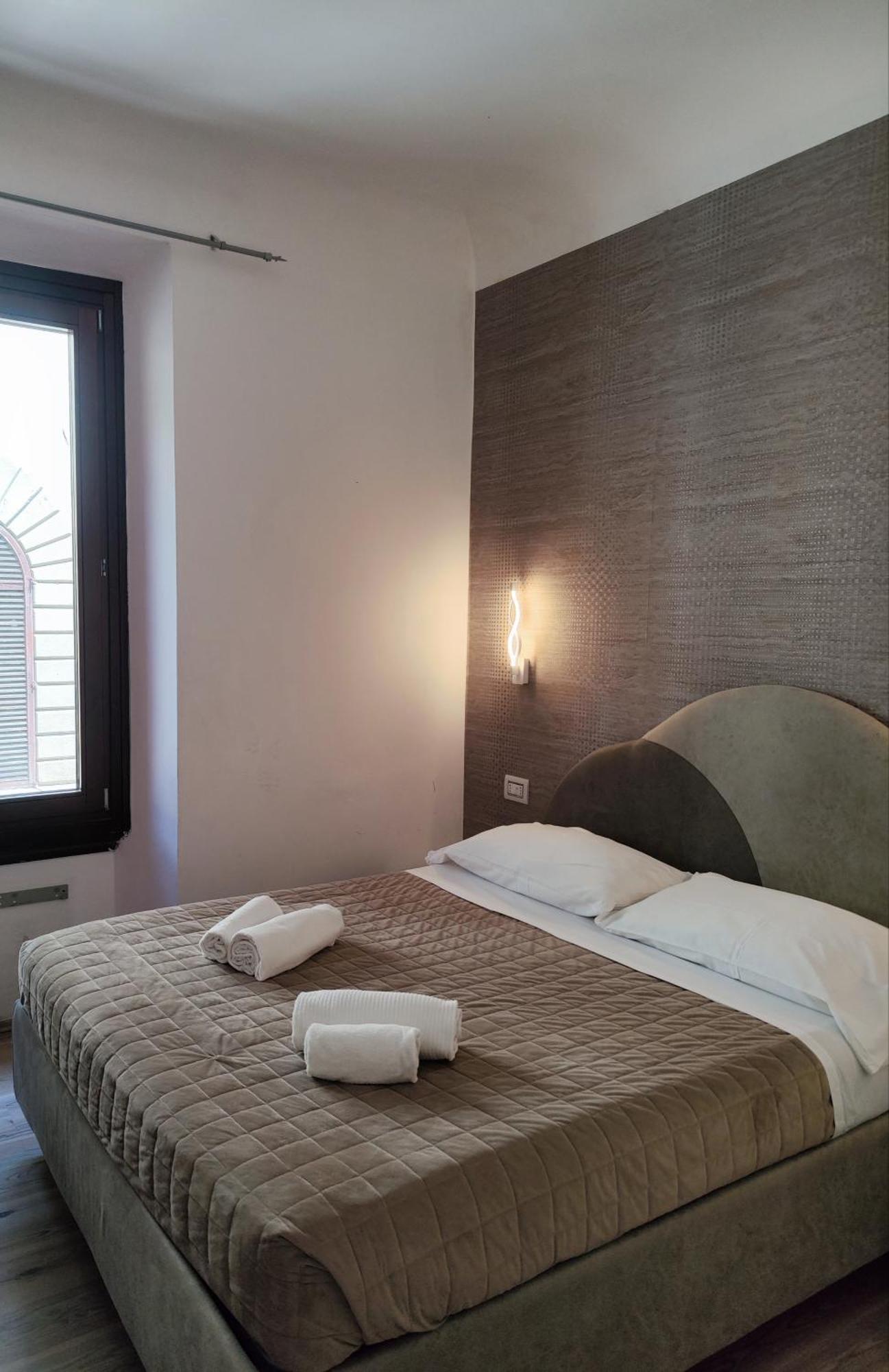 Double Room,1542892285:JPEG