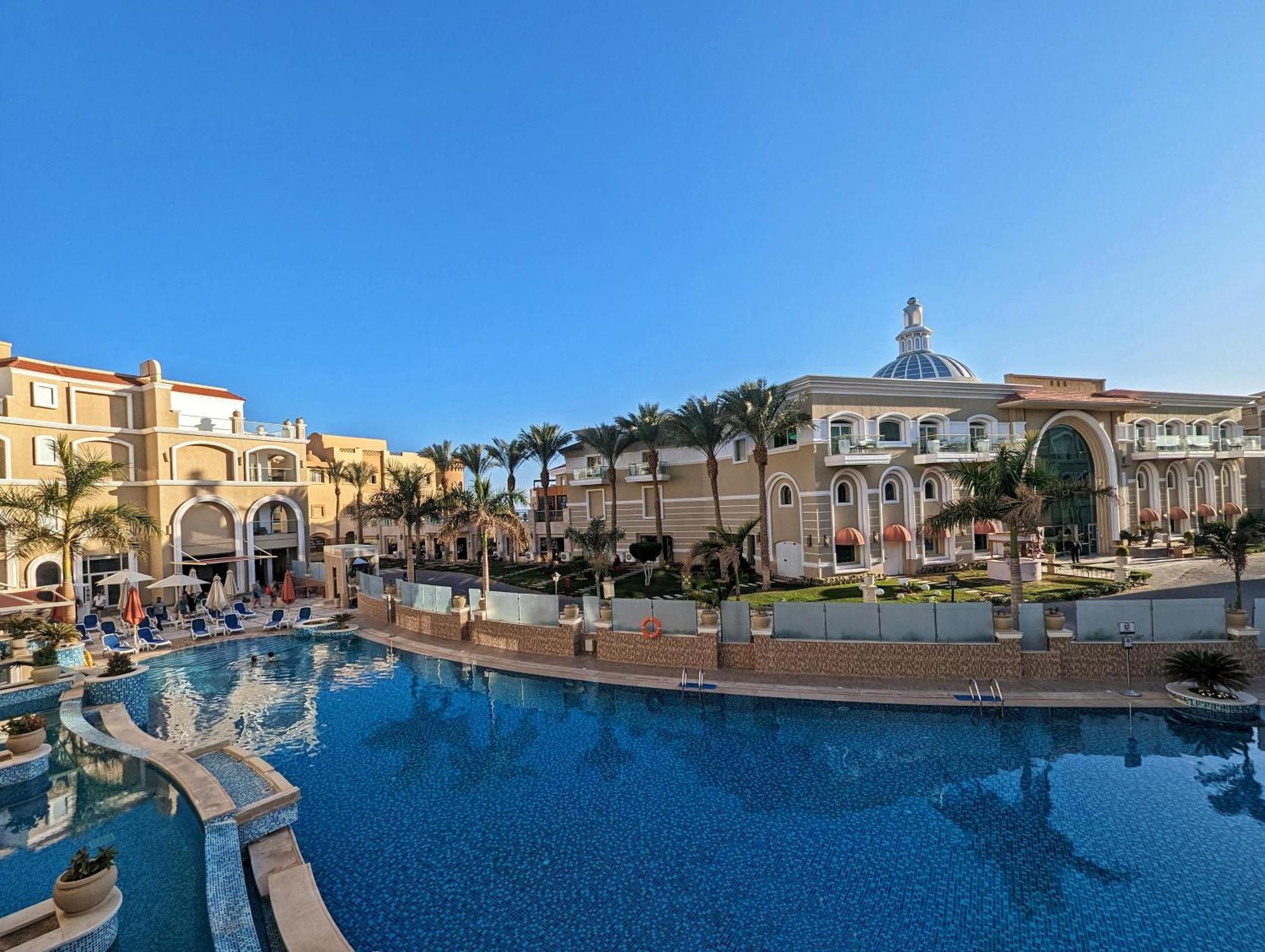 Deluxe Room with Pool View,1549204333:JPEG