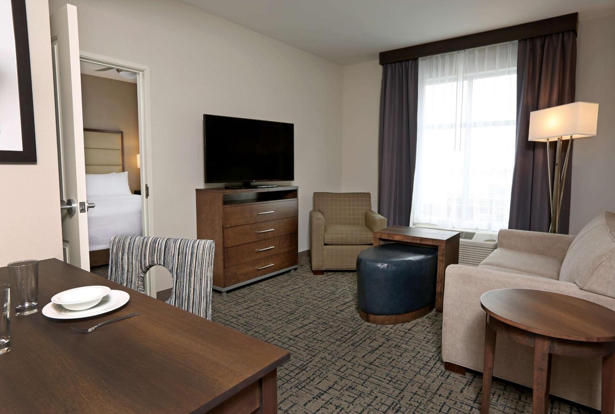 One-Bedroom Queen Suite with Two Queen Beds - Non-Smoking,1546965484:JPEG