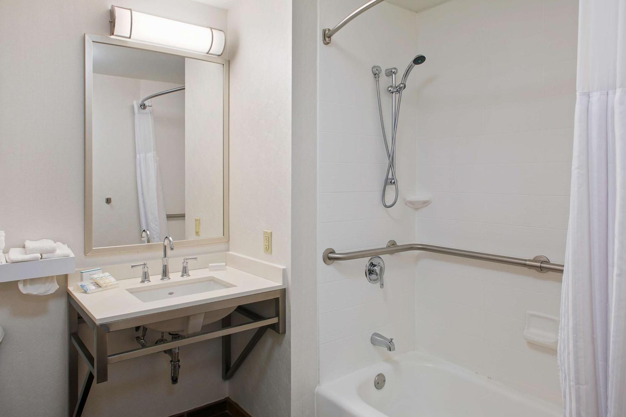 King Room - Disability Access,1551281896:JPEG