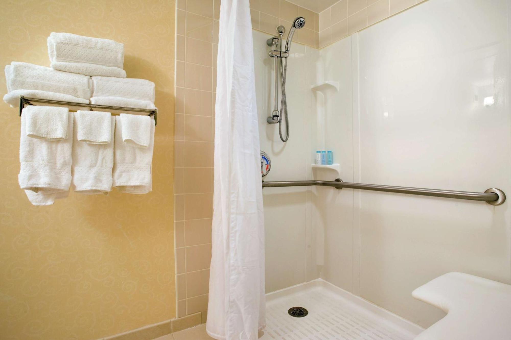 King Room with Bath Tub - Mobility Access,1551975829:JPEG