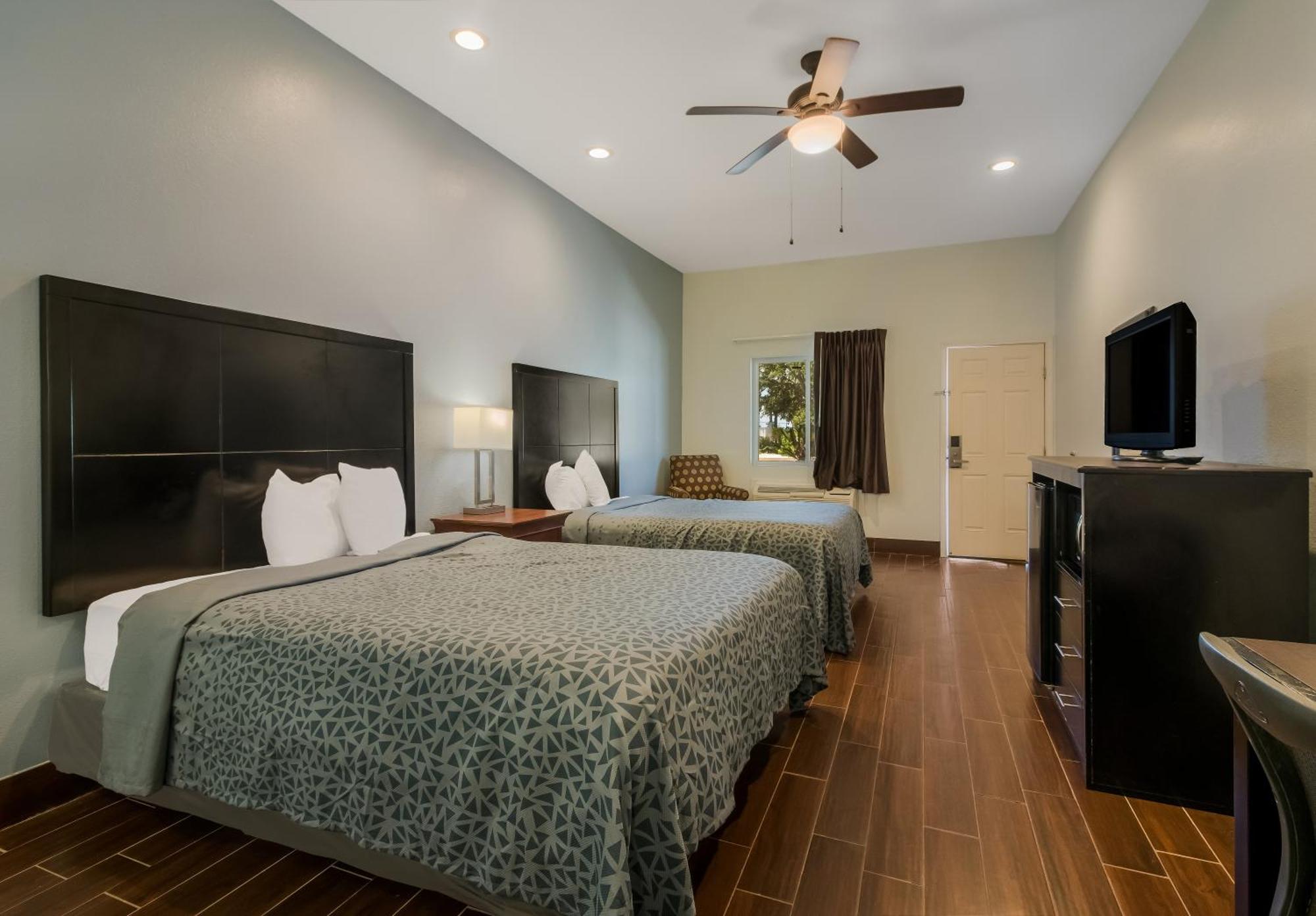 Accessible Queen Room with Two Queen Beds - Non-Smoking,1553512630:JPEG