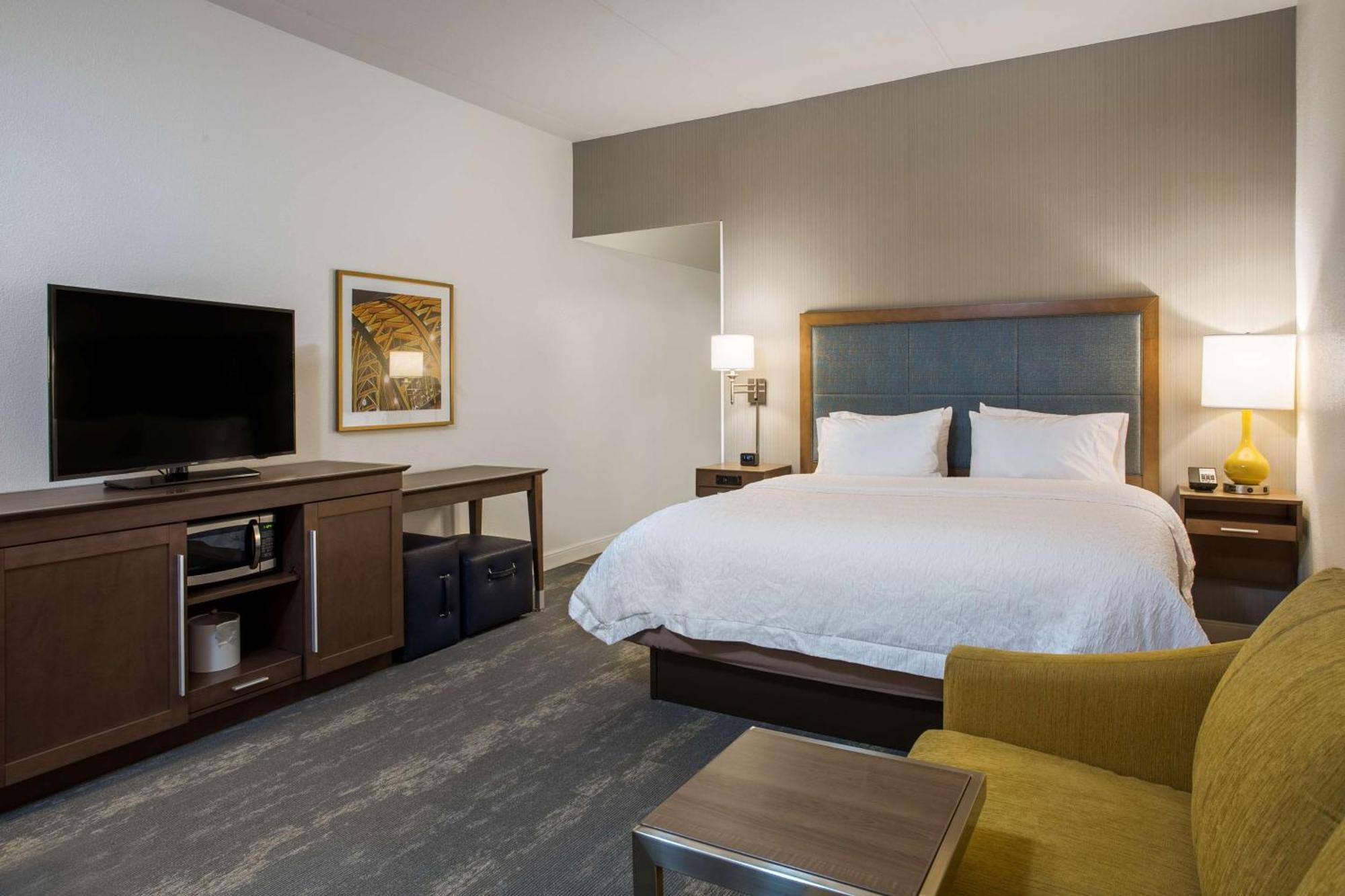 King Room with Accessible Tub - Mobility and Hearing Access/Non-Smoking,1557410233:JPEG