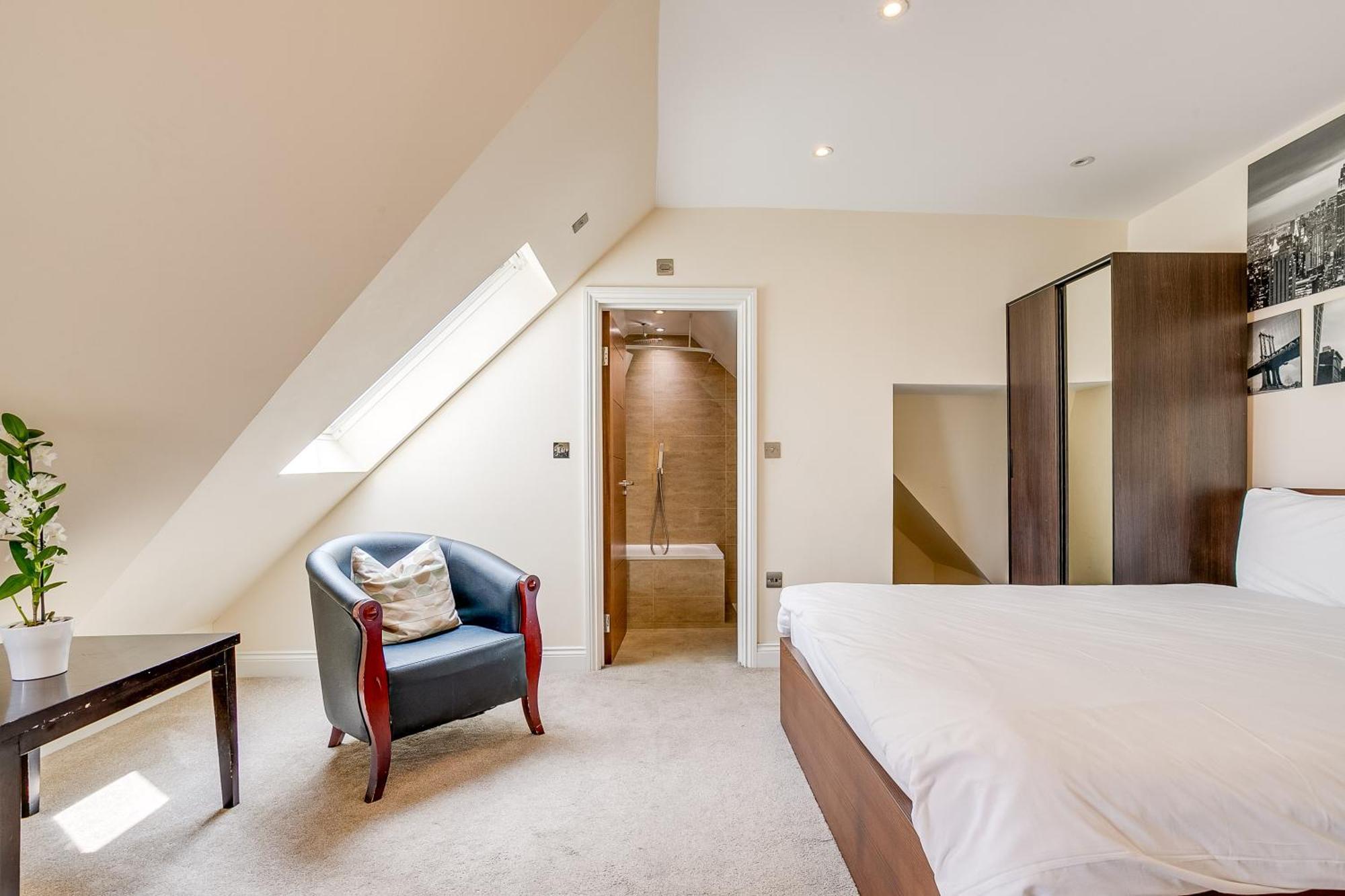 Deluxe Double Room,1739383050:JPEG