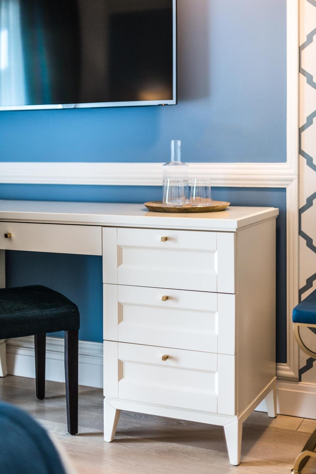 Doppel- oder Zweibettzimmer Design mit Seeblick