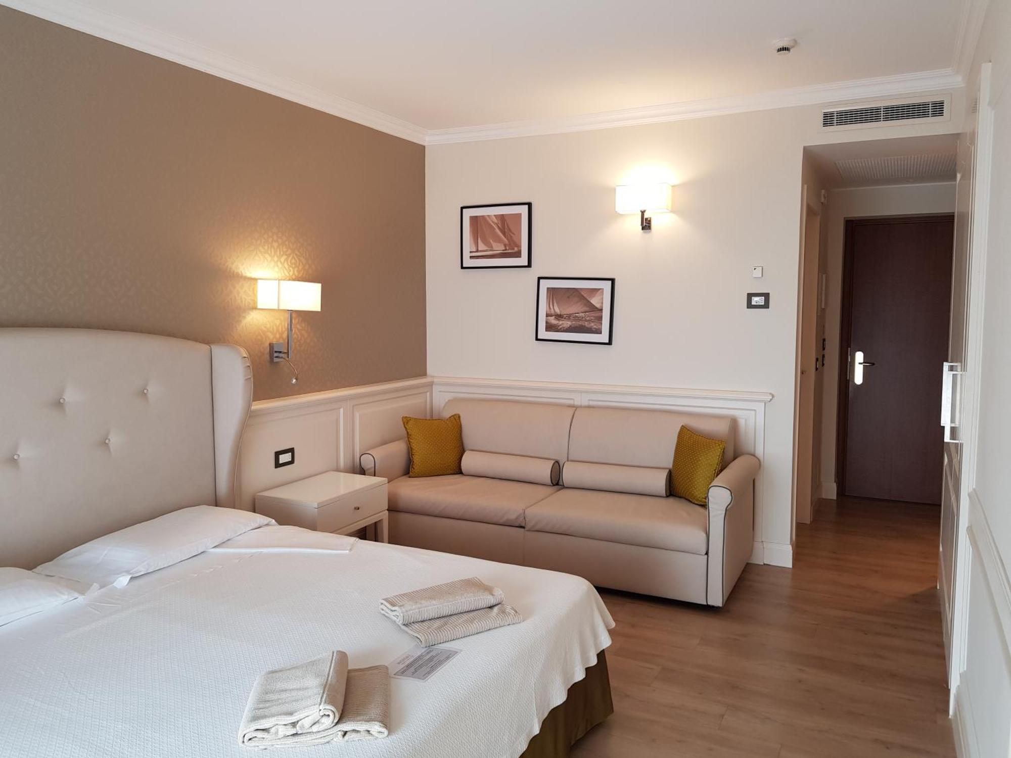 Superior Doppel- oder Zweibettzimmer mit Seeblick