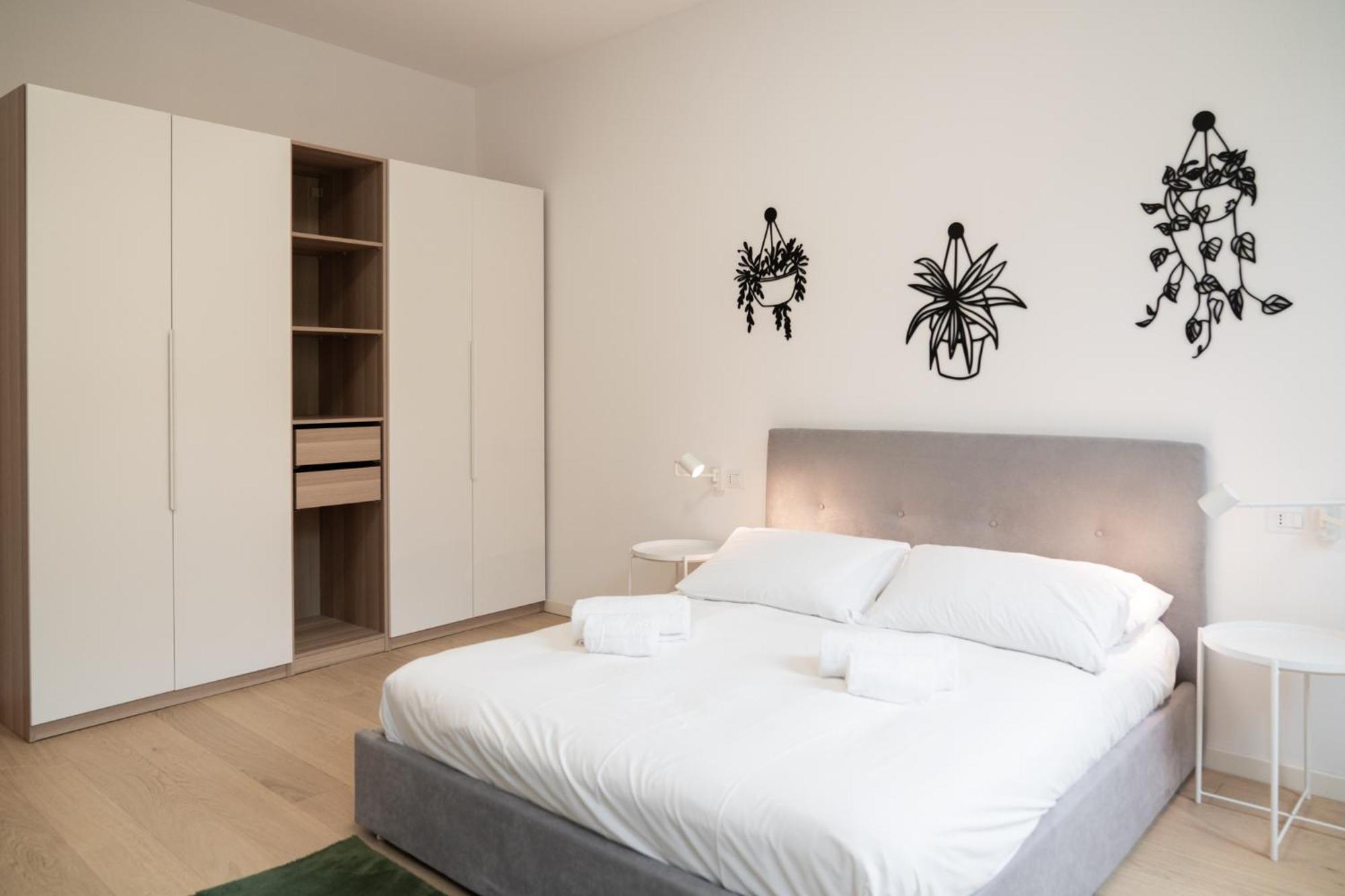 Superior One-Bedroom Apartment Balcony