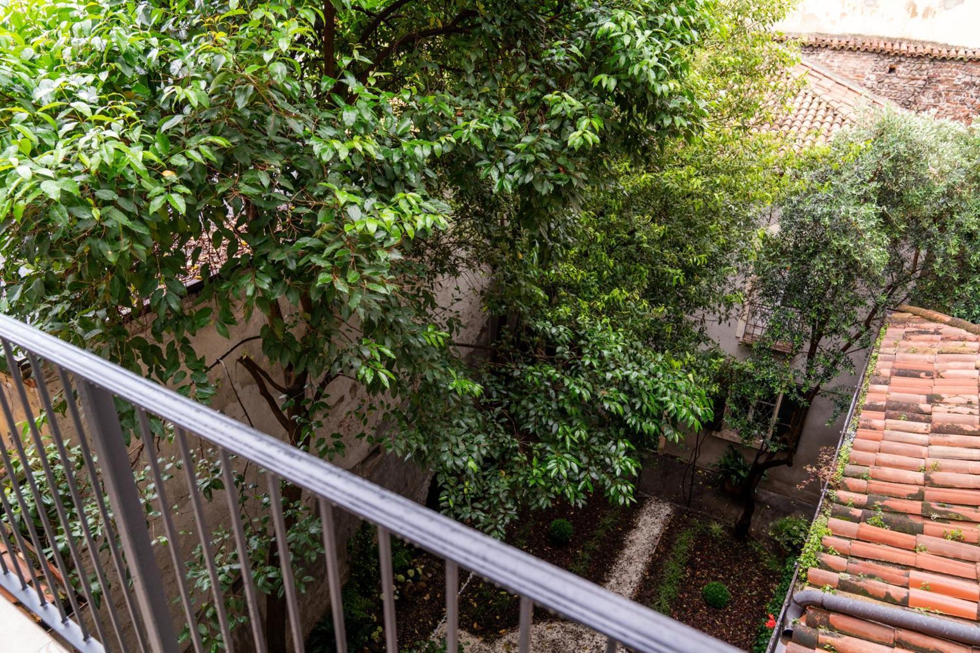 Superior One-Bedroom Apartment Balcony