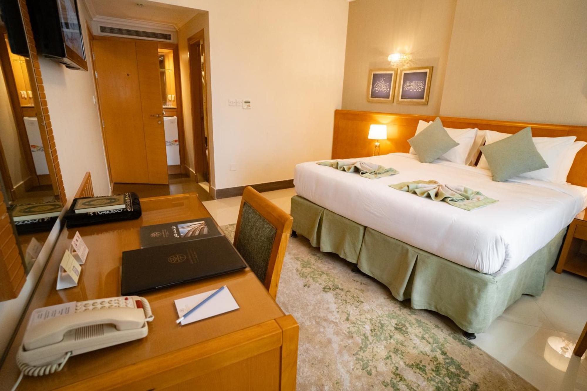 Deluxe Suite,1596880814:JPEG