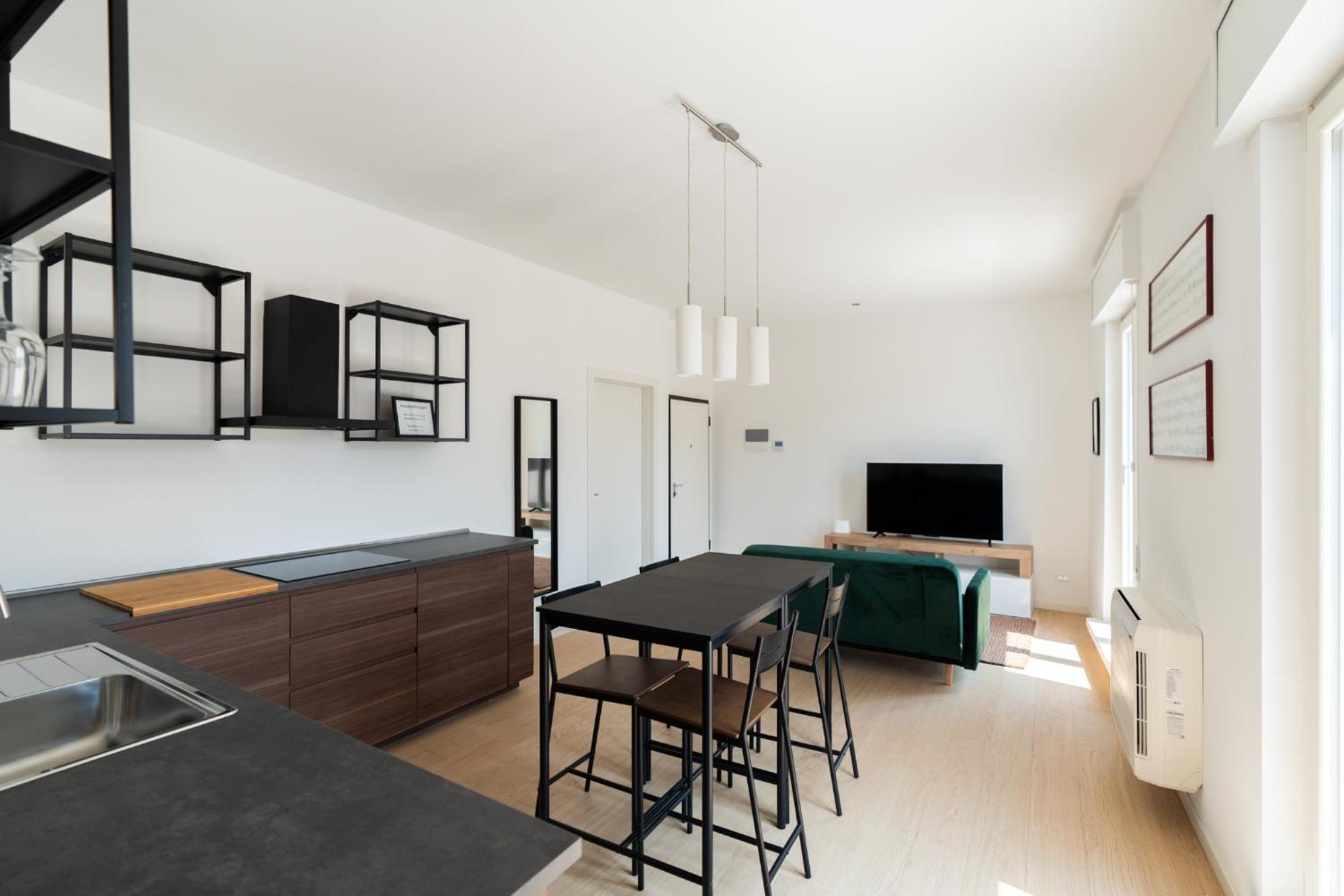 Deluxe One-Bedroom Apartment City View