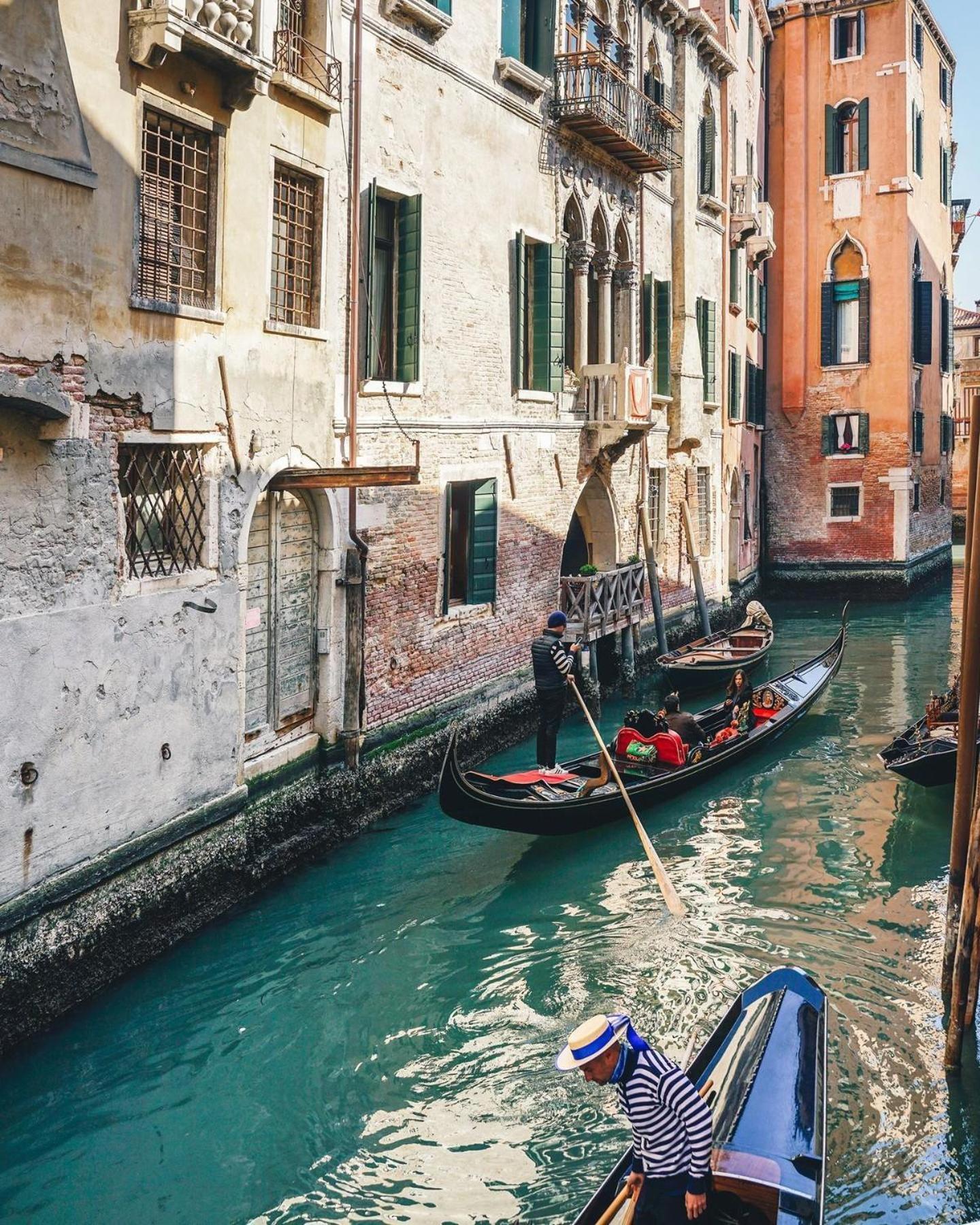 Deluxe room Canal View
