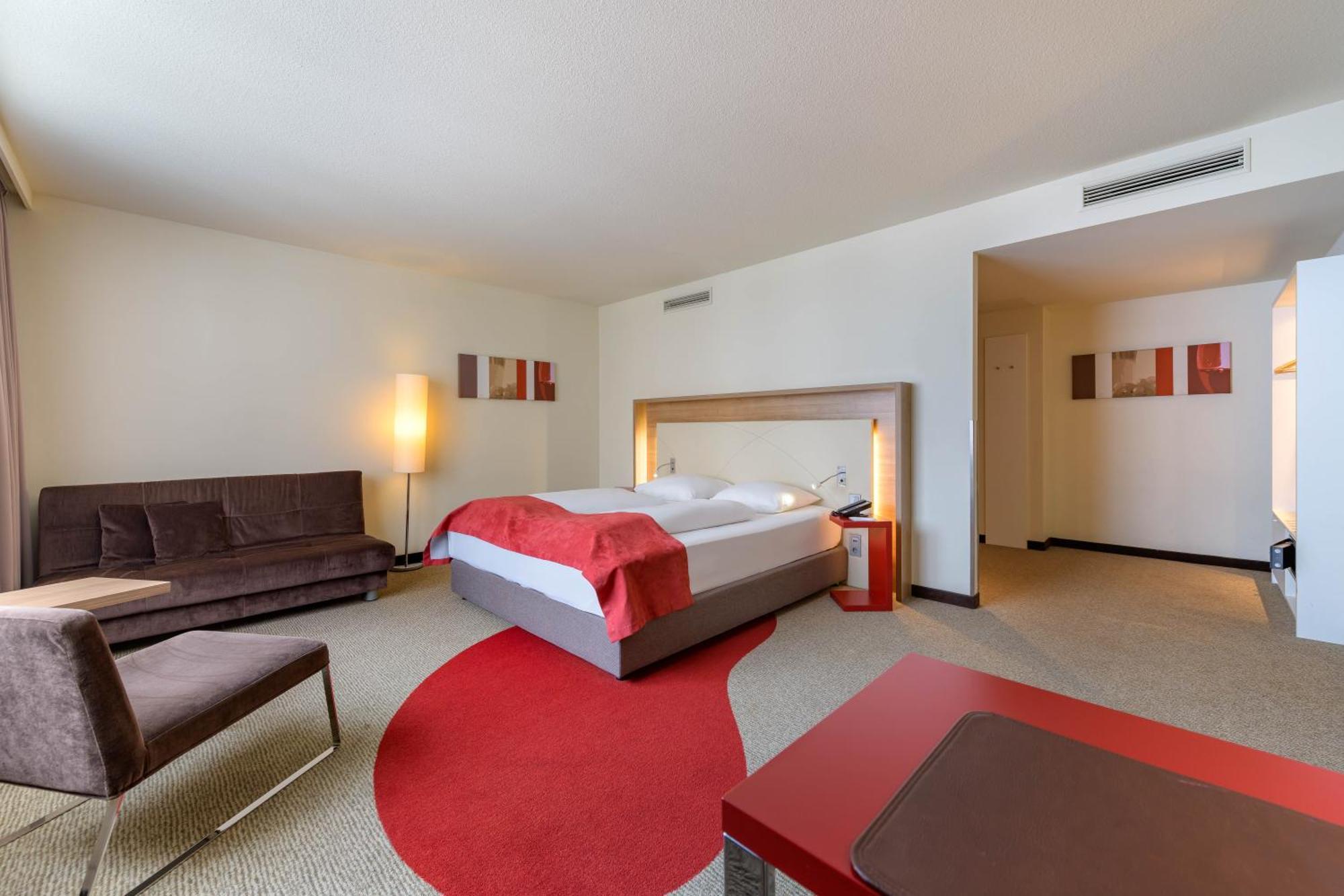 Privilege King Room with Sofa Bed,1716966478:JPEG