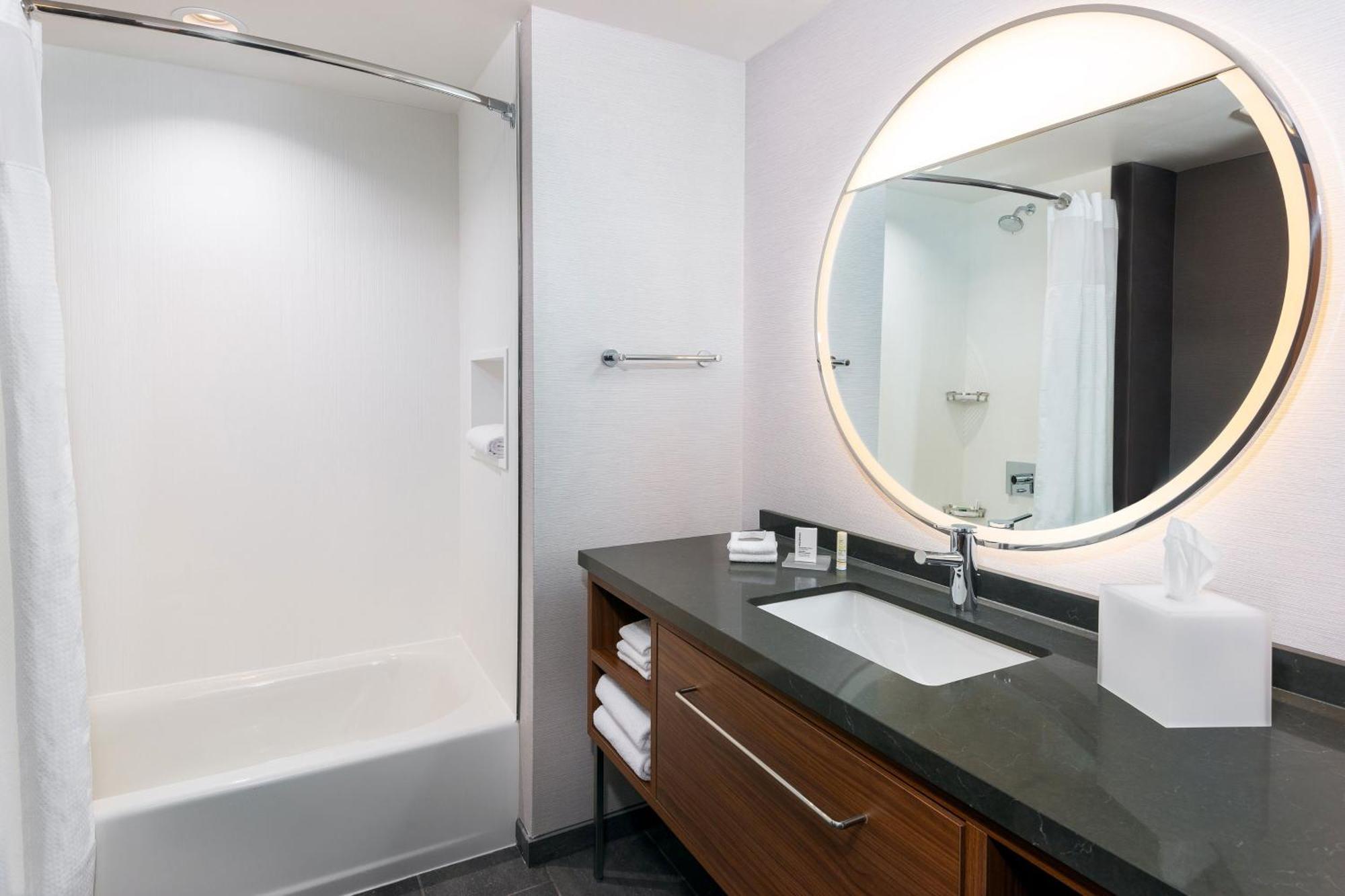 Double Queen Room,1632332621:JPEG