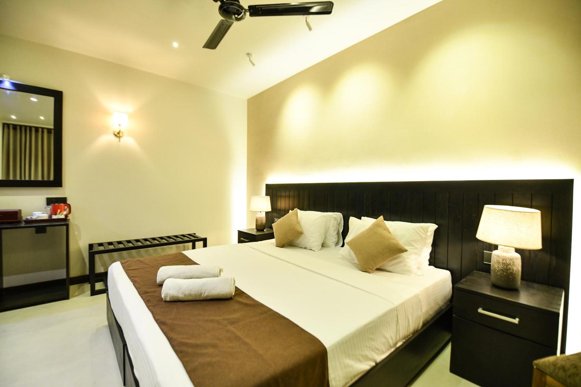 Double Room with Pool View,1661145084:JPEG