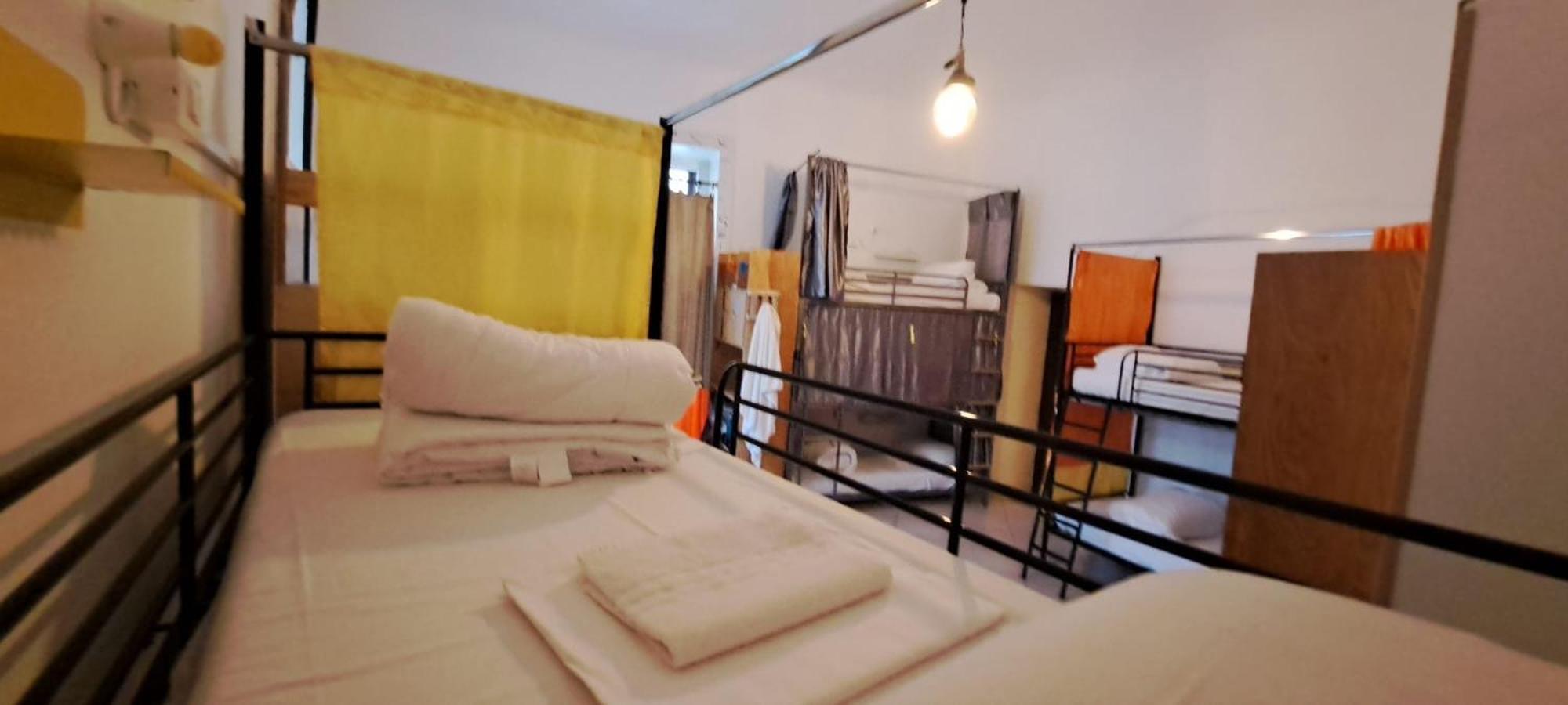Bed 6-Bed Dormitory Room