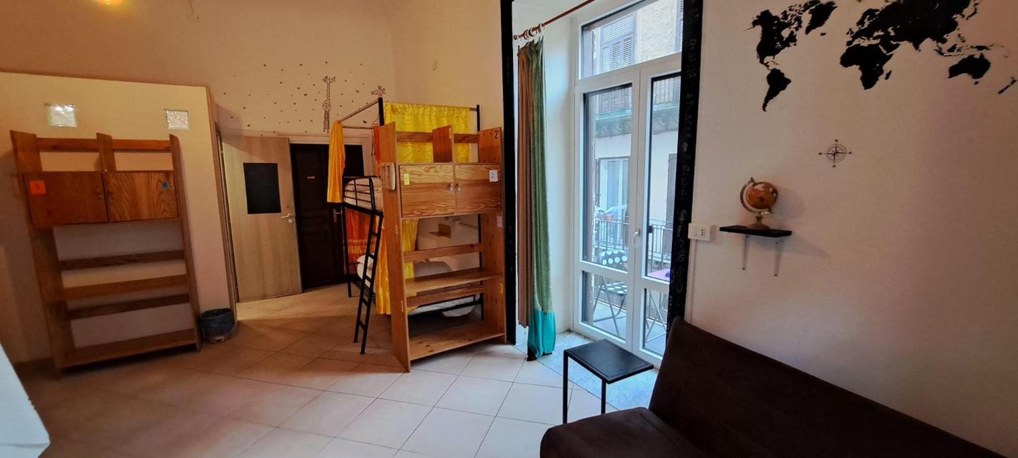 Bed 6-Bed Dormitory Room