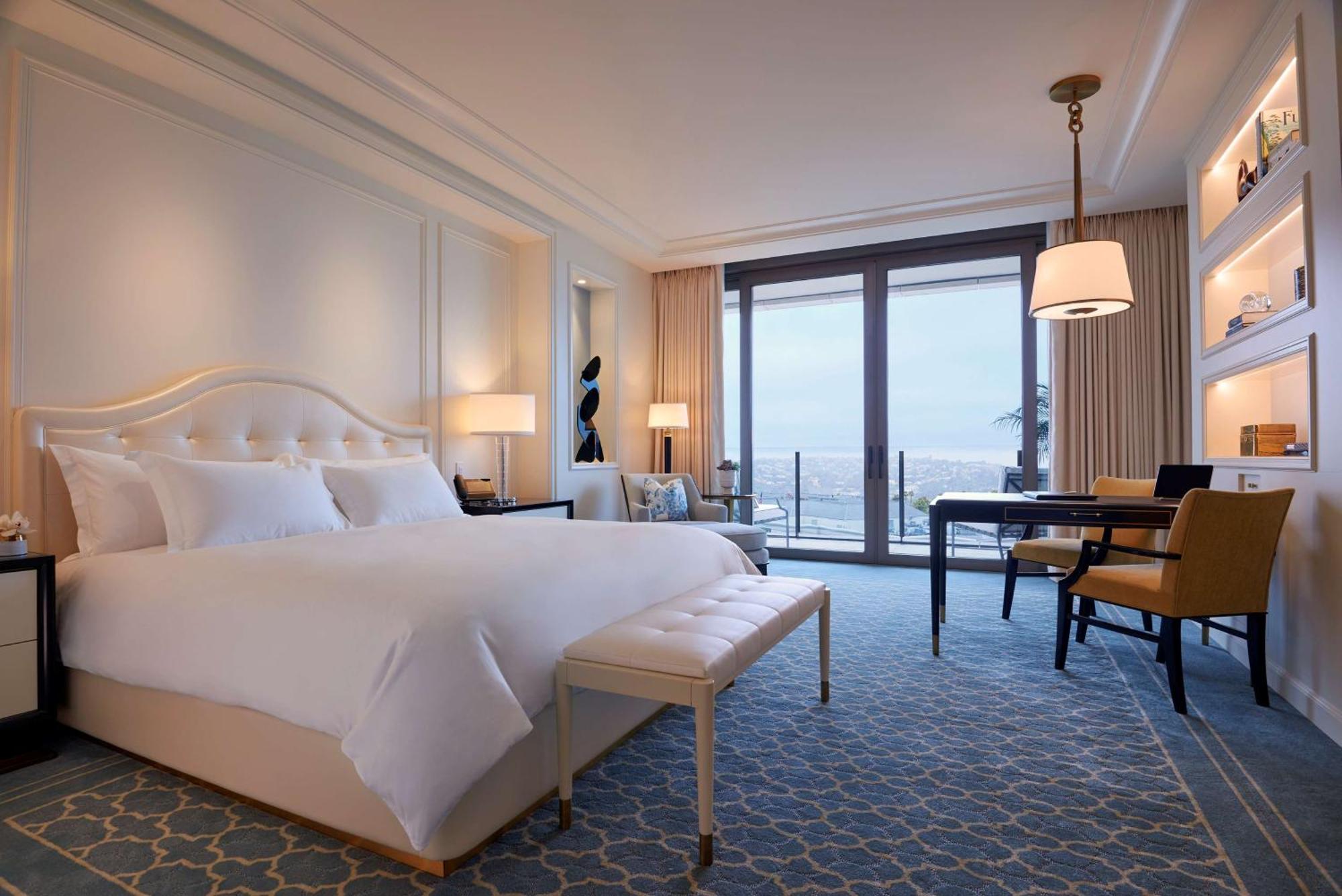 Deluxe King Room with Terrace and View
