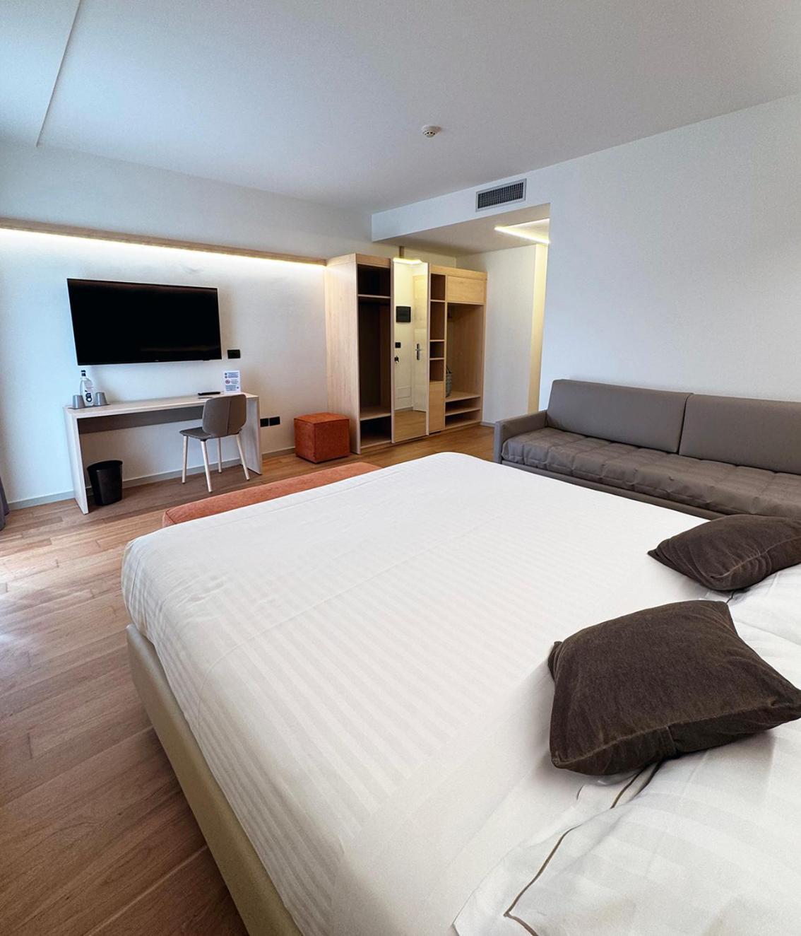 Large Double Room