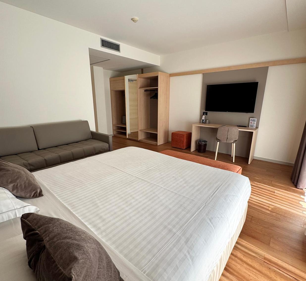 Large Double Room