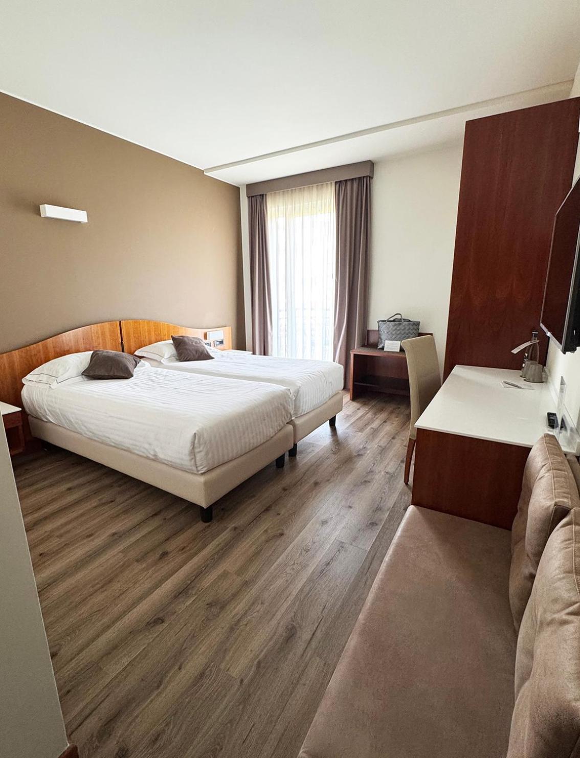Classic Twin Room Upper Floor