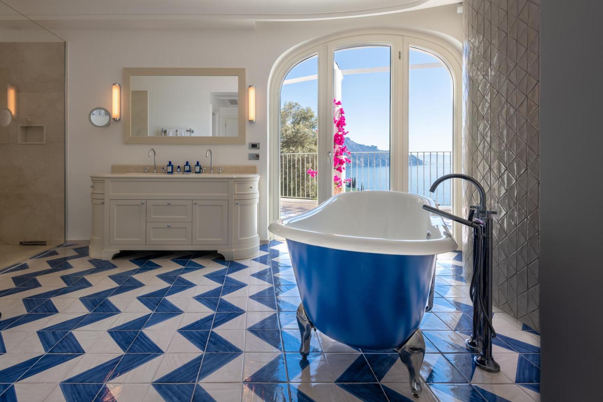 Deluxe Suite Sea View