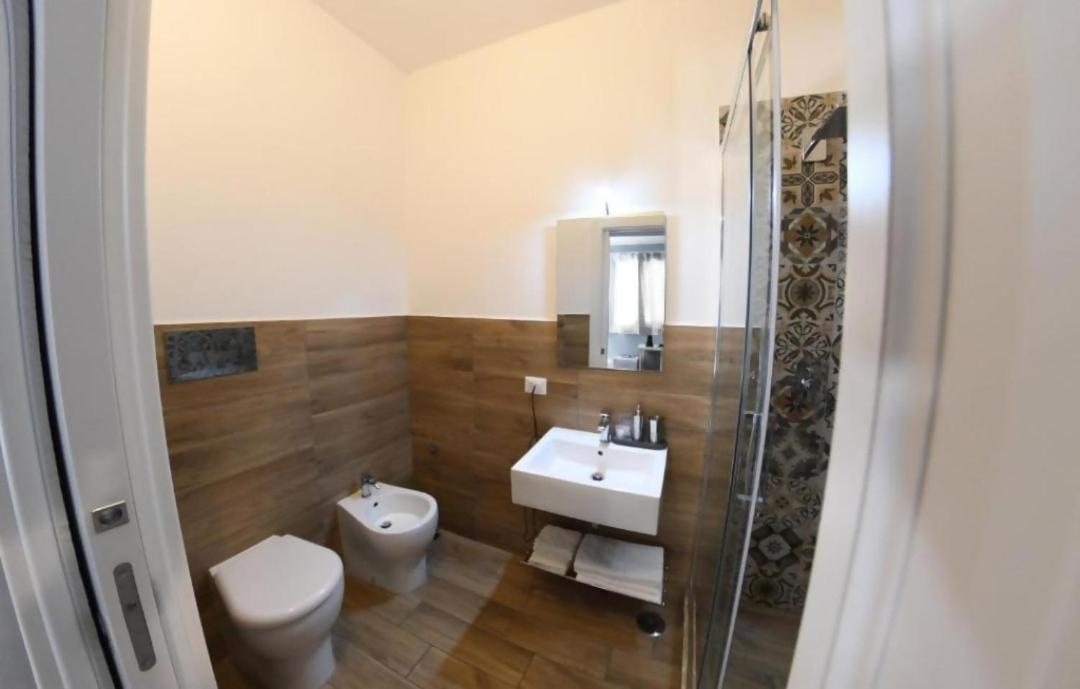 Twin Room Bathroom,1666703753:JPEG