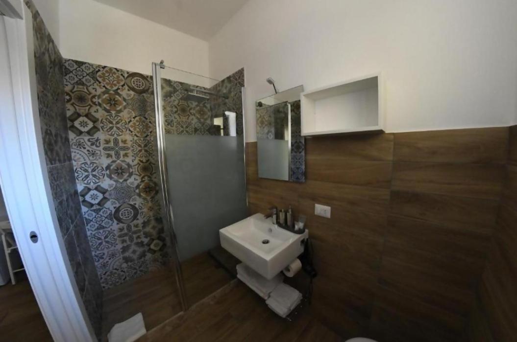 Double or Twin Room Private Bathroom