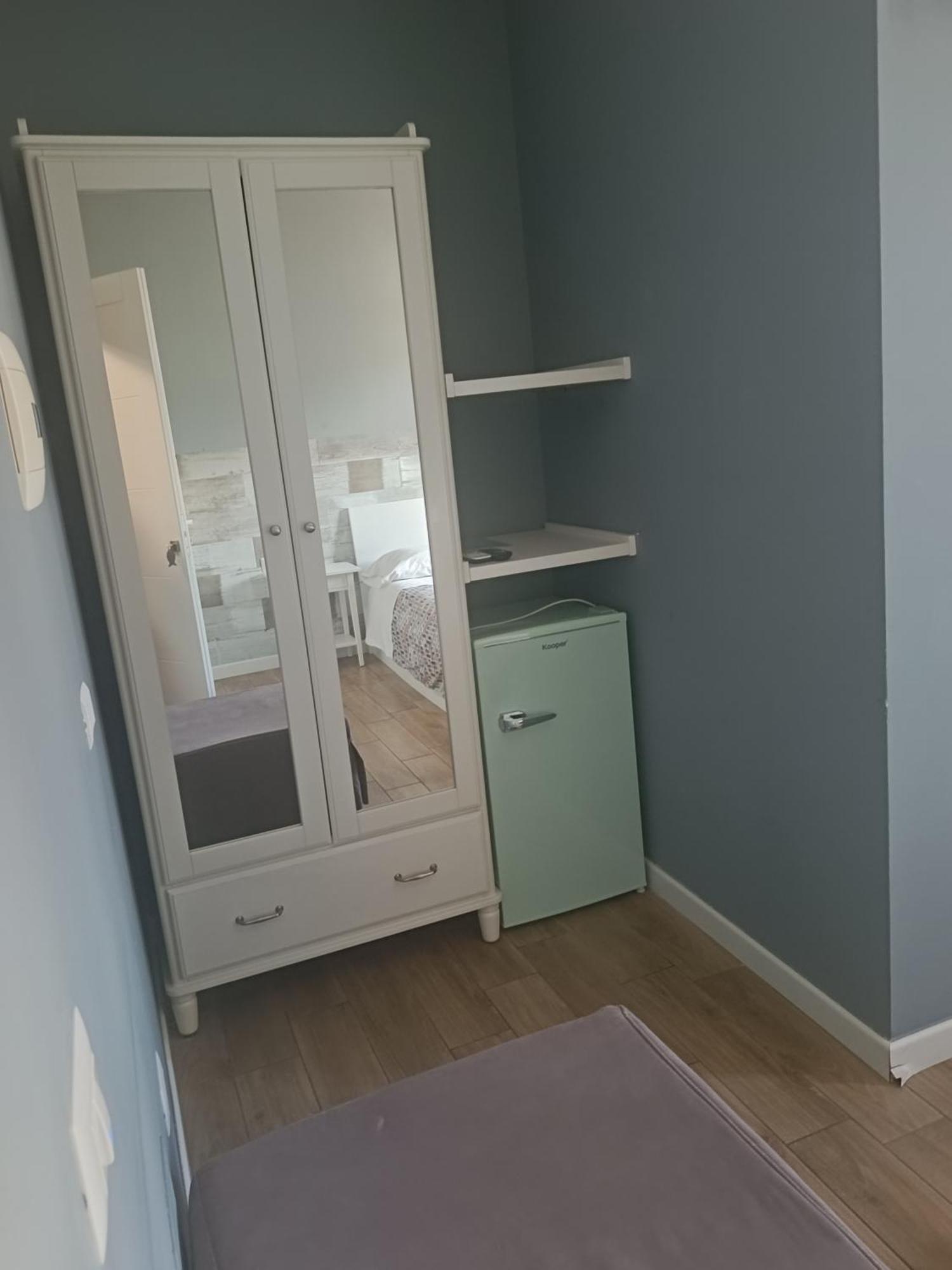 Double or Twin Room Private Bathroom