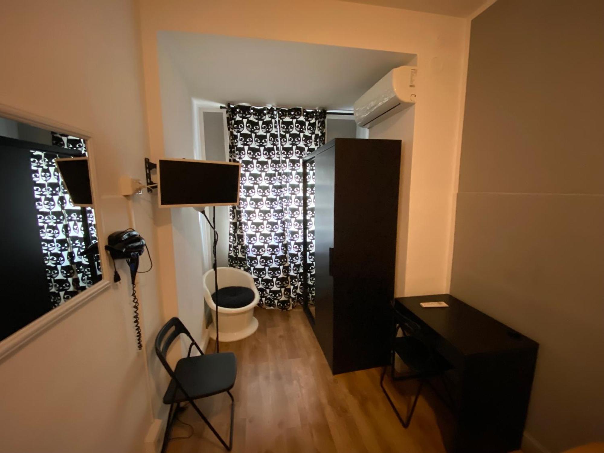 Single Room External
