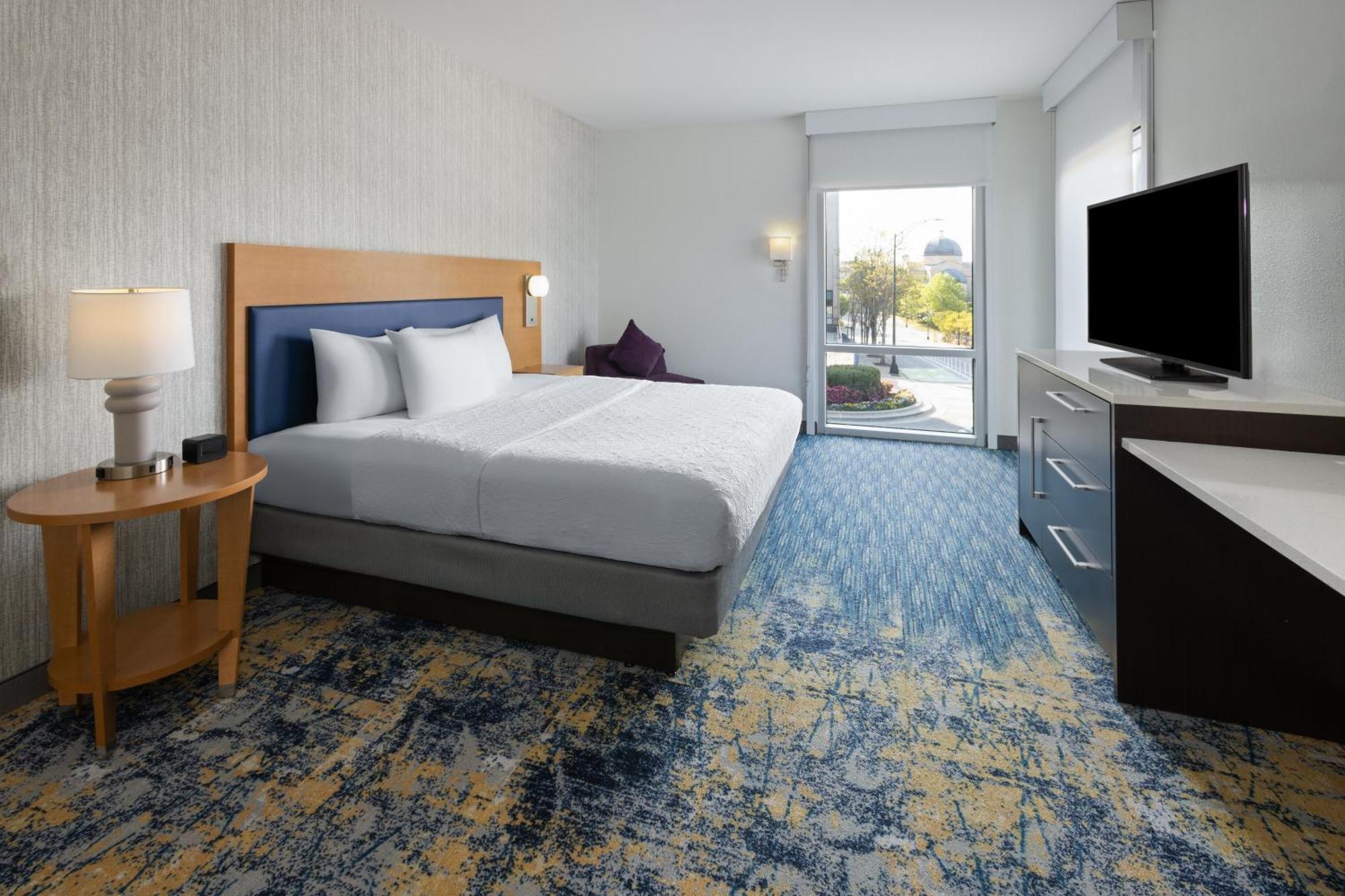 One-Bedroom King Suite - Non-Smoking,1673662909:JPEG