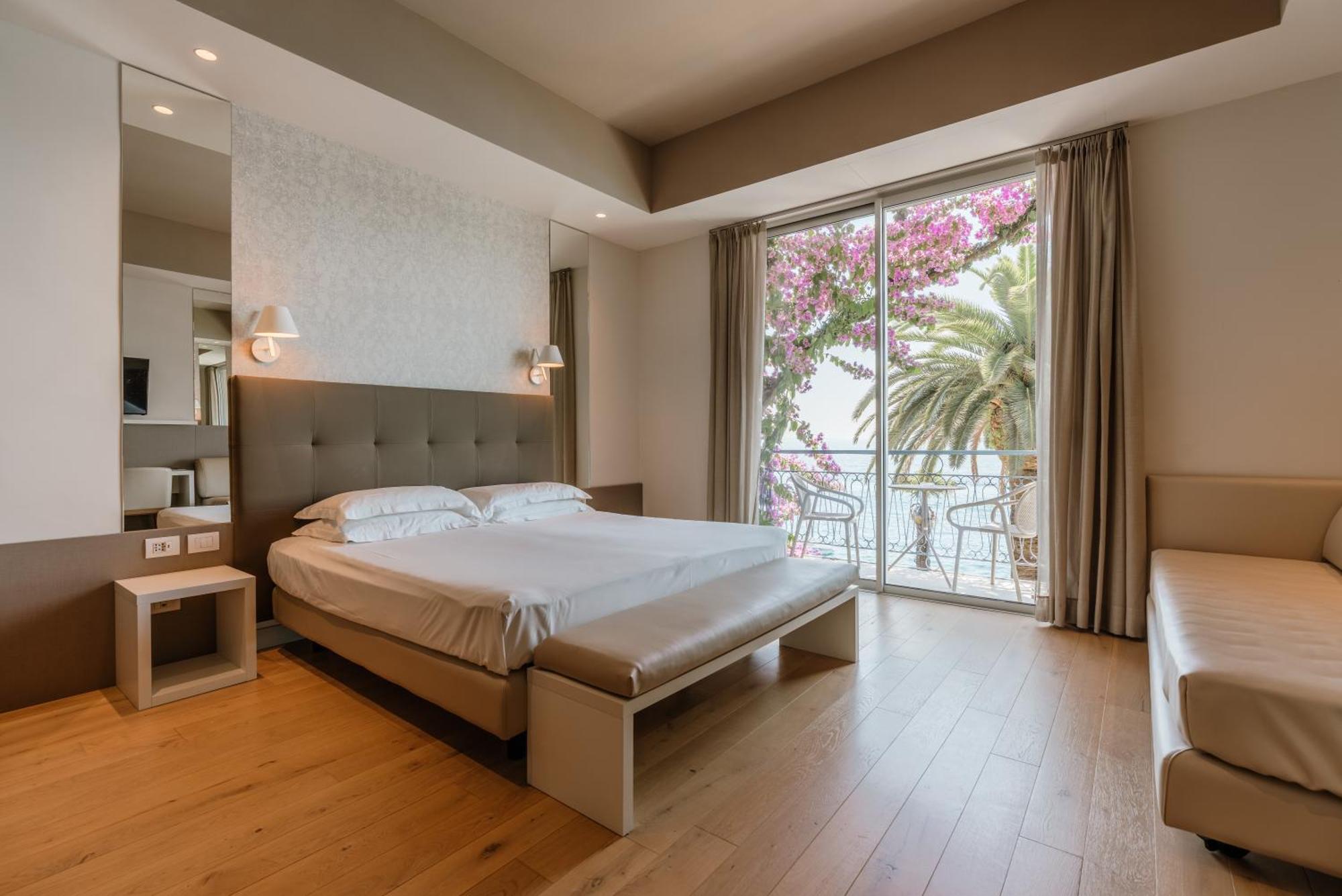Superior Triple Room Lake View
