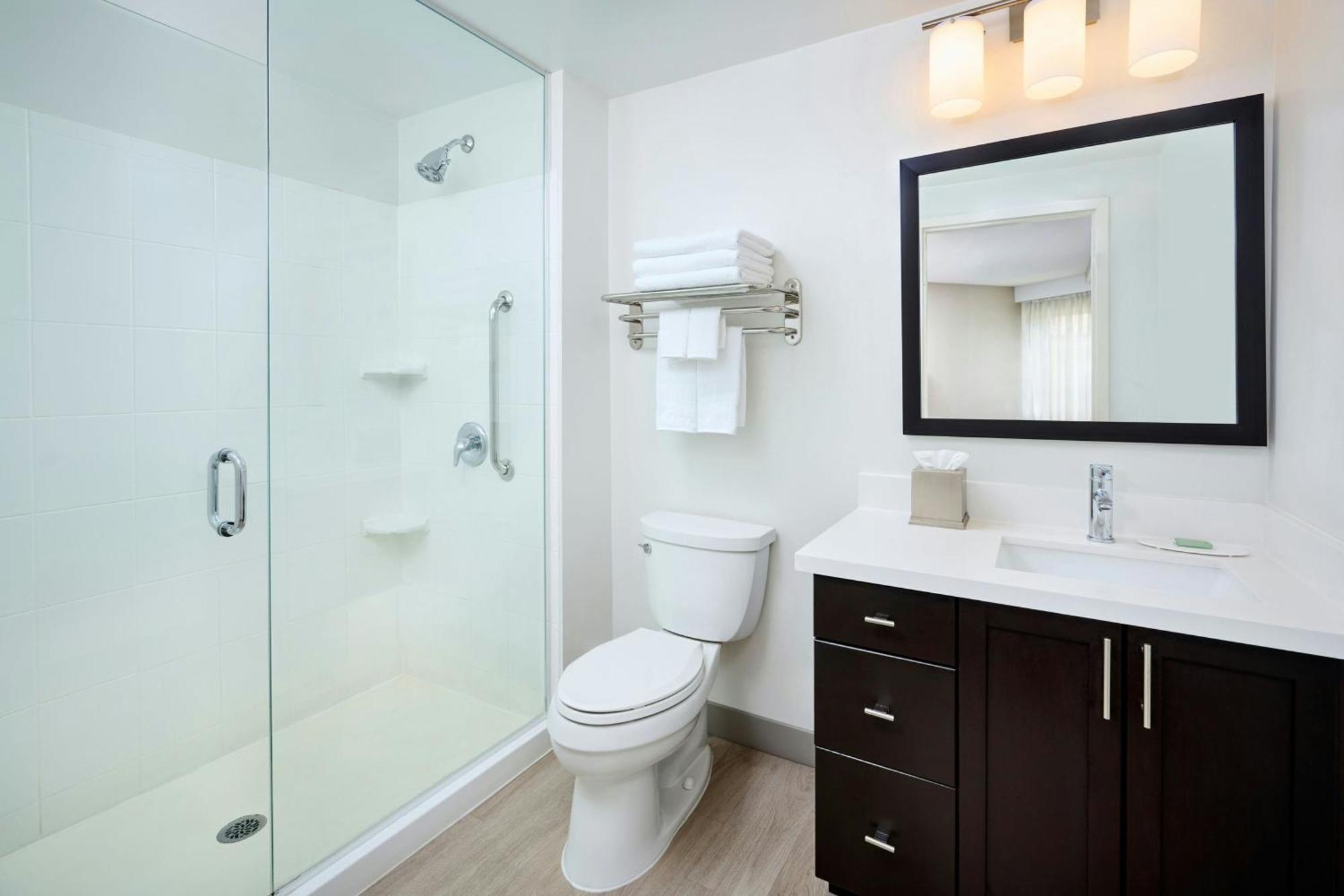 One-Bedroom King Suite