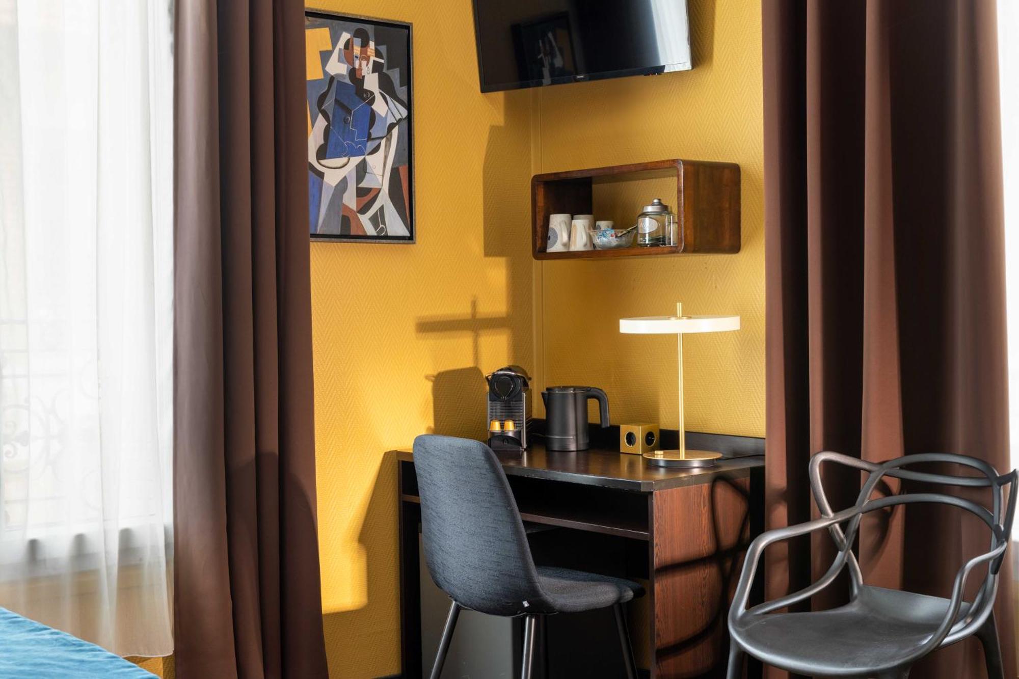 Club Room