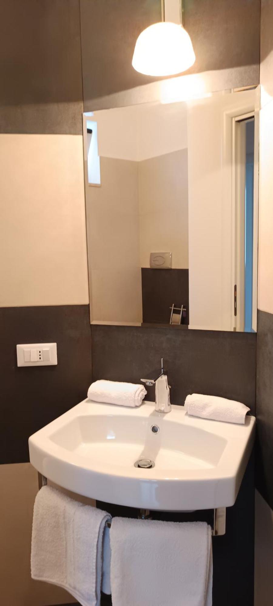Deluxe Double Room with Bath,1708331739:JPEG
