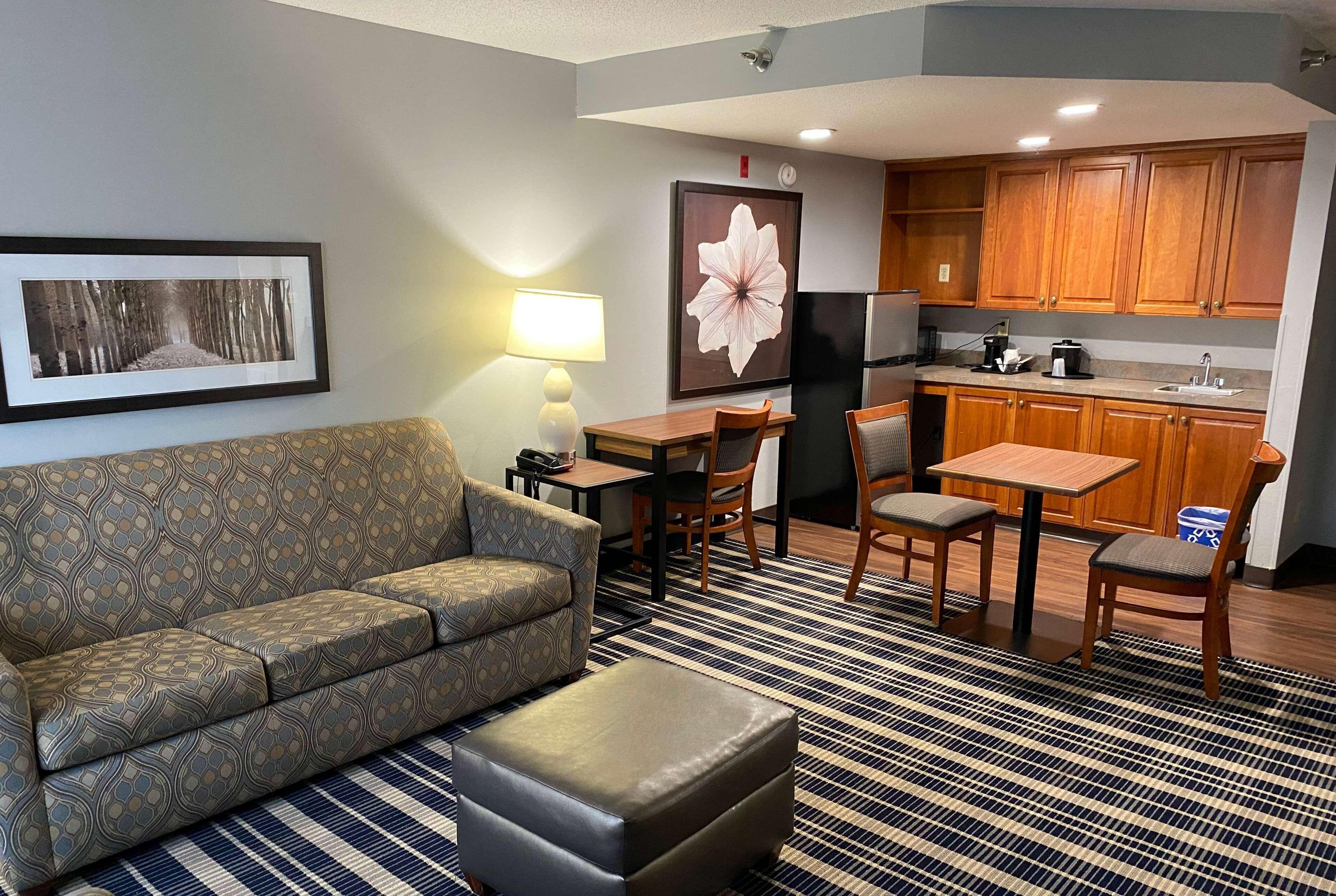 Deluxe Suite - Mobility Access/Non-Smoking,1709461104:JPEG