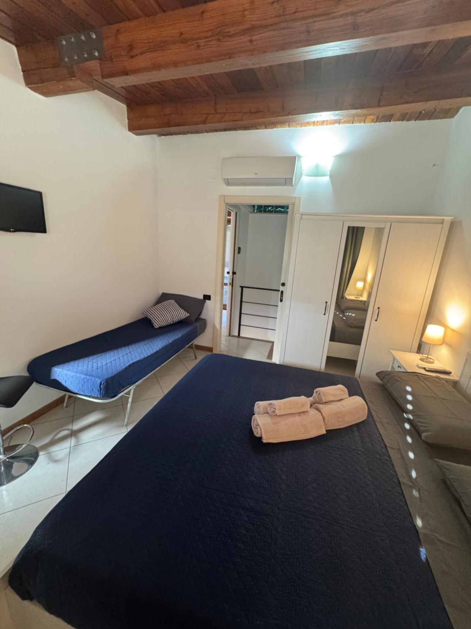Comfort Triple Room