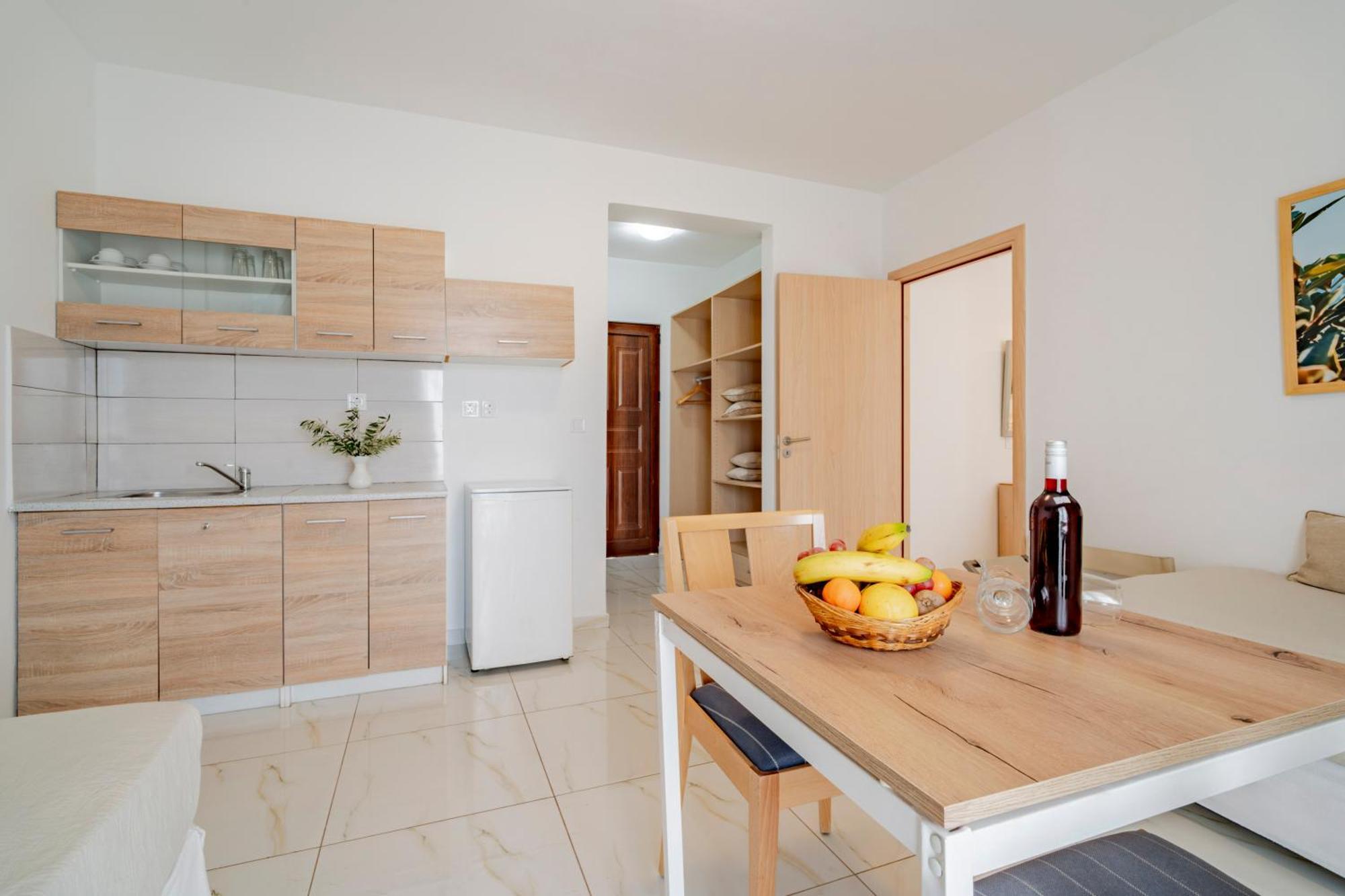 Grand Two Bedroom Apartment with Panoramic Sea View,1739407170:JPEG